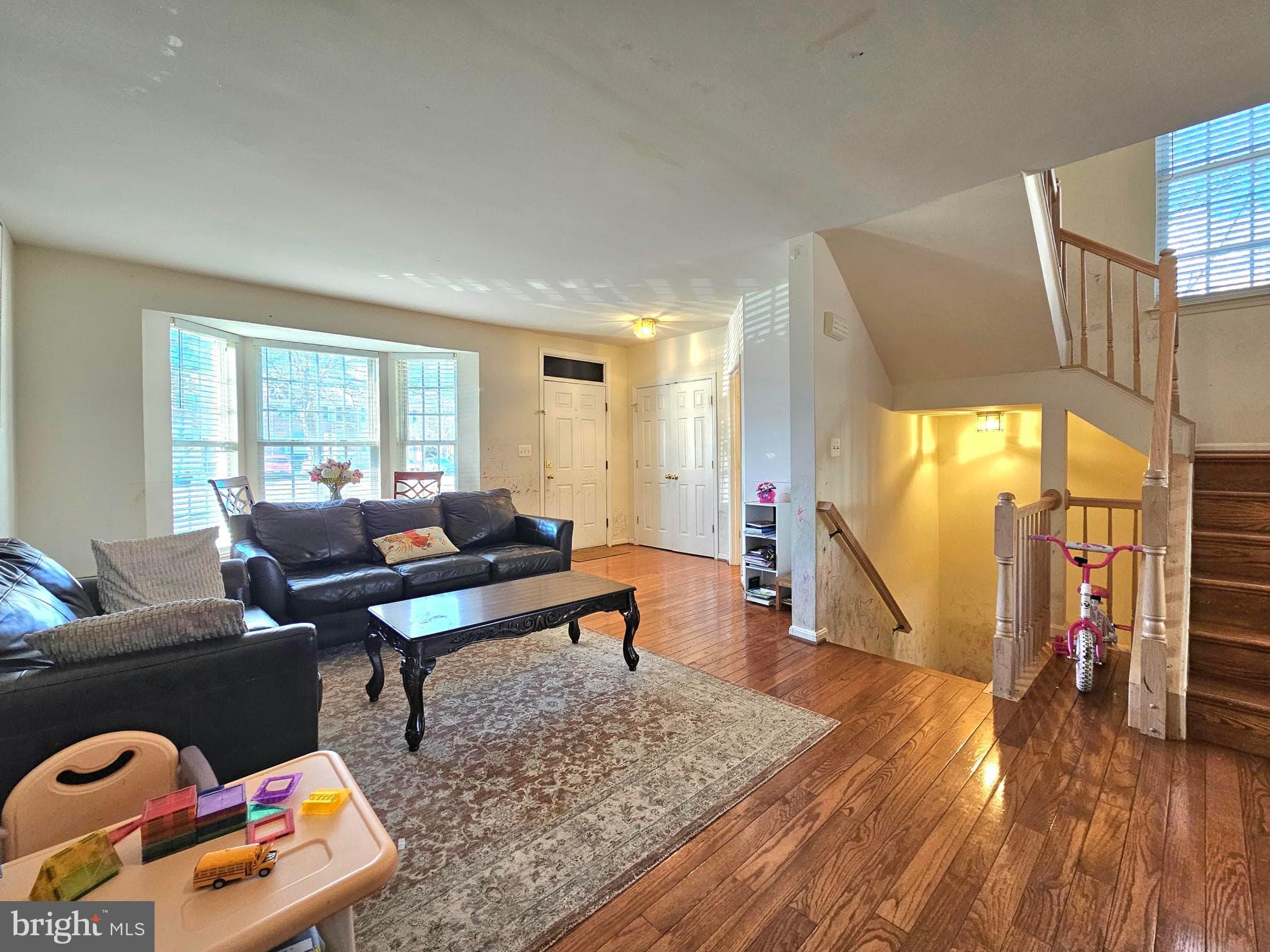 7427 ARDGLASS COURT