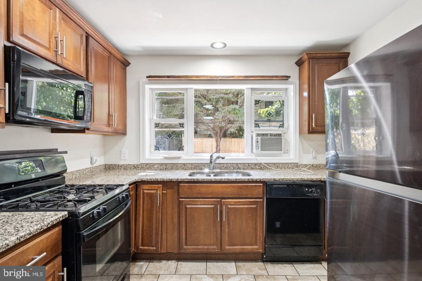 FAIRMOUNT - Residential