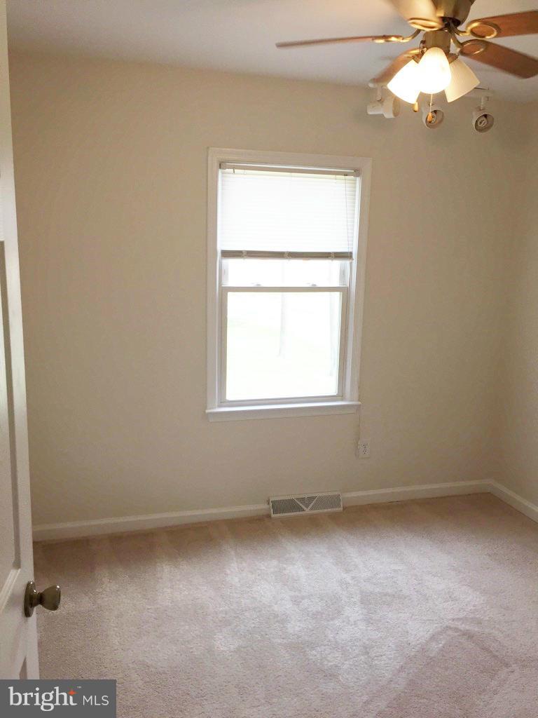 SANDY LEVEL EST SUB - Residential Lease