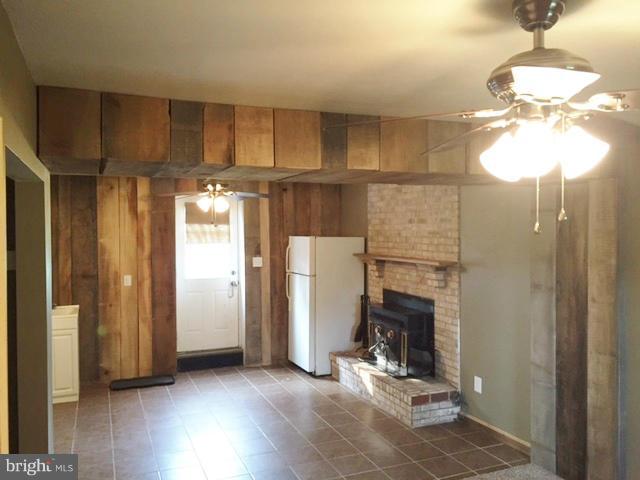 SANDY LEVEL EST SUB - Residential Lease