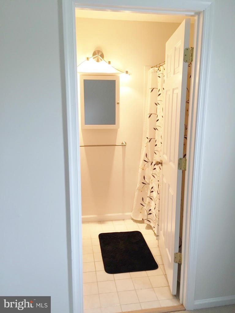 SANDY LEVEL EST SUB - Residential Lease