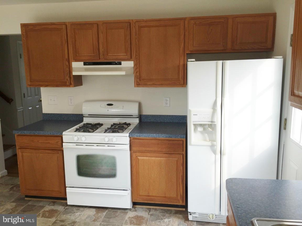 SANDY LEVEL EST SUB - Residential Lease