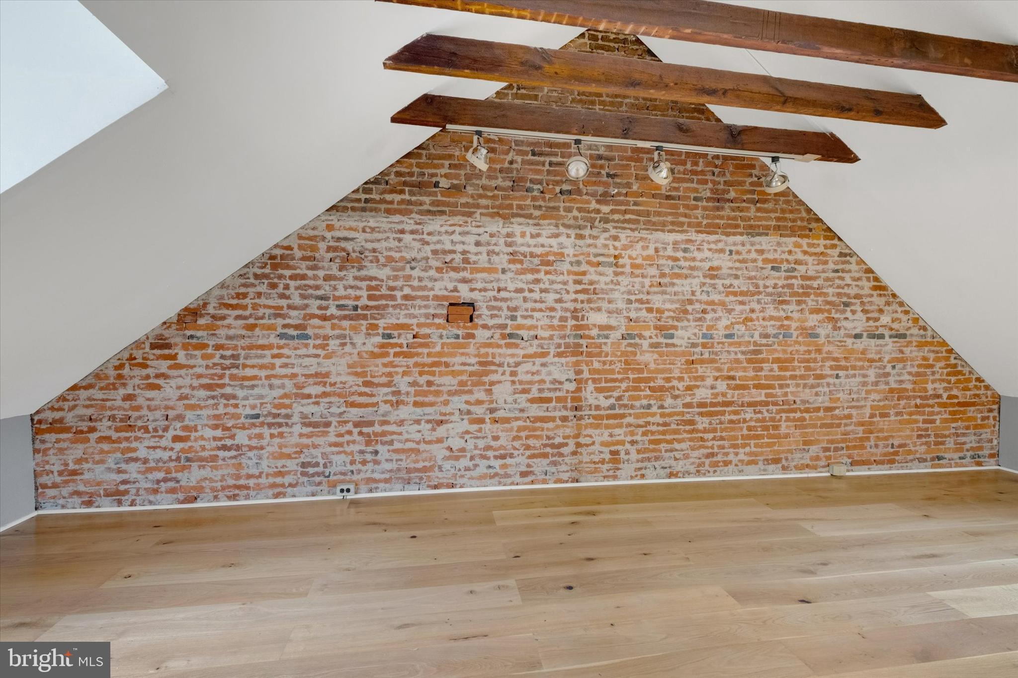 WASHINGTON SQ - Residential Lease