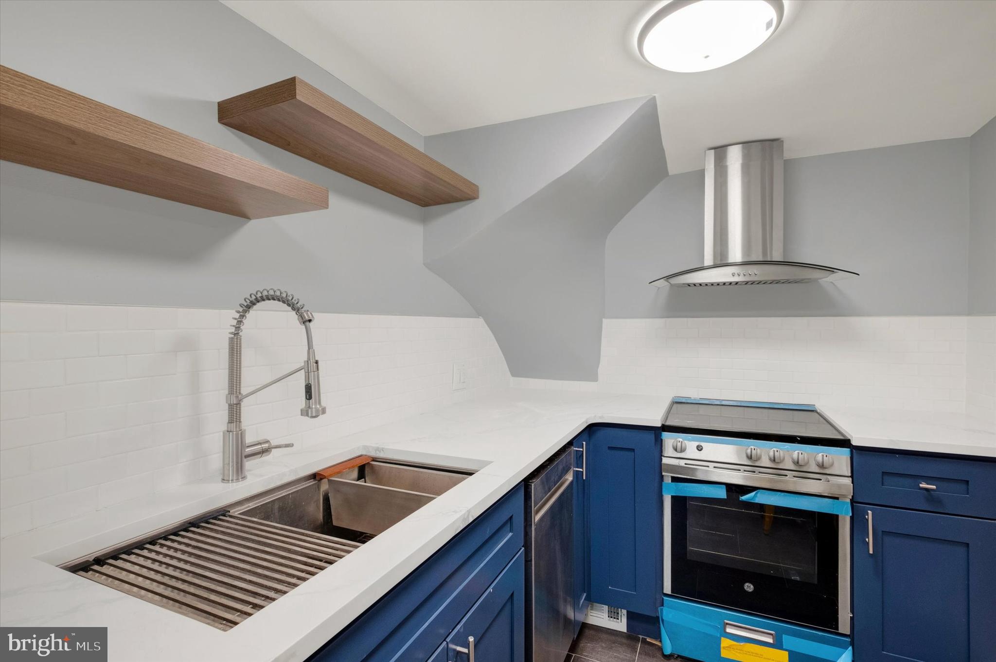 WASHINGTON SQ - Residential Lease