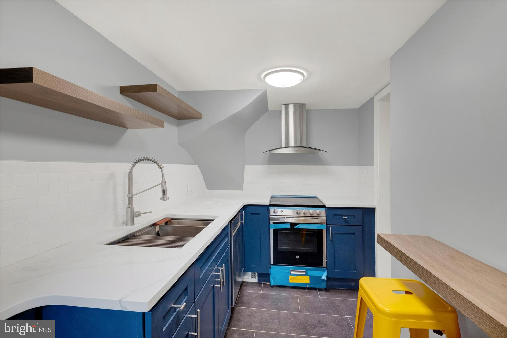 WASHINGTON SQ - Residential Lease