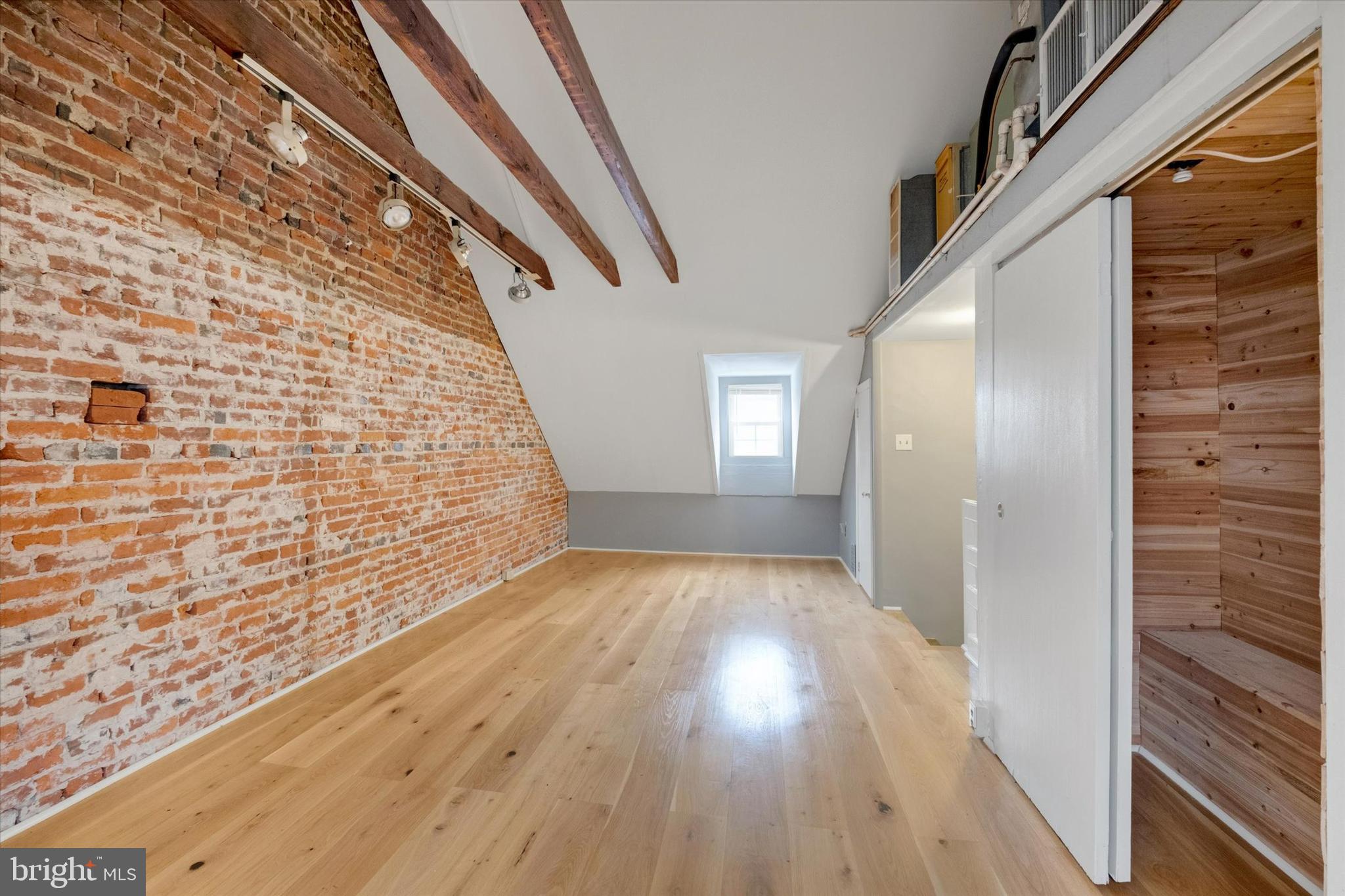 WASHINGTON SQ - Residential Lease