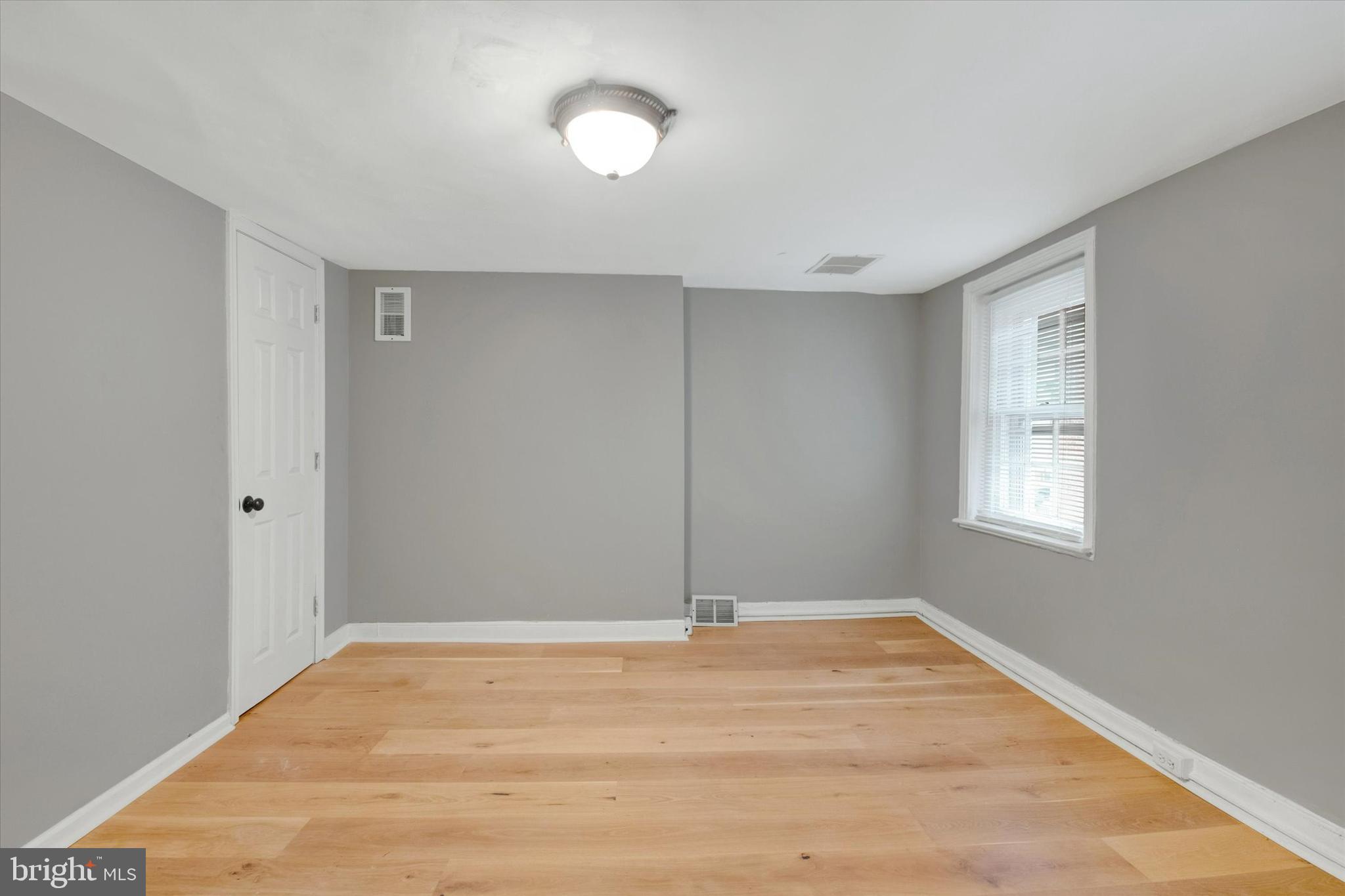 WASHINGTON SQ - Residential Lease
