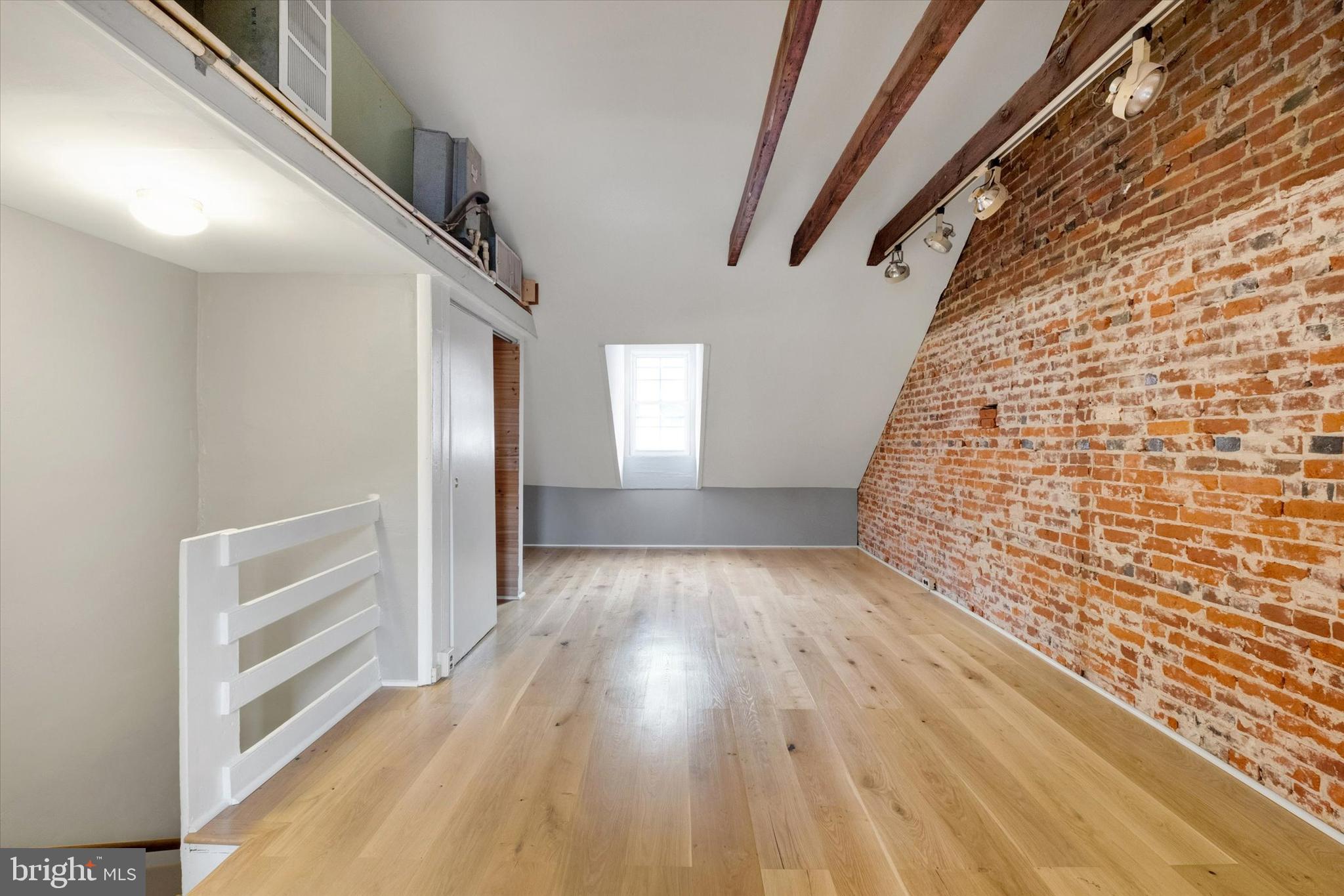 WASHINGTON SQ - Residential Lease