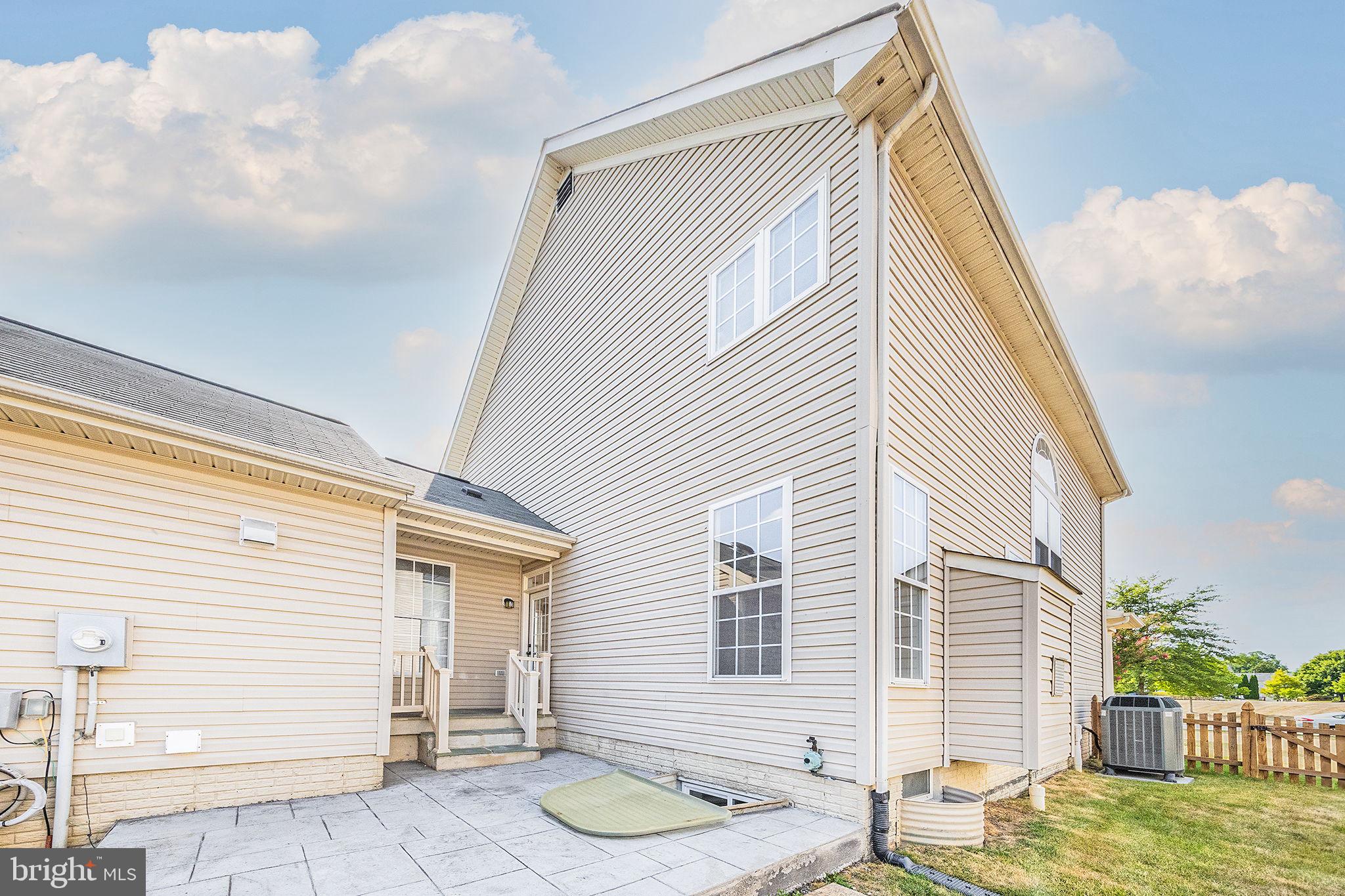 NEW TOWN MEADOWS - Residential