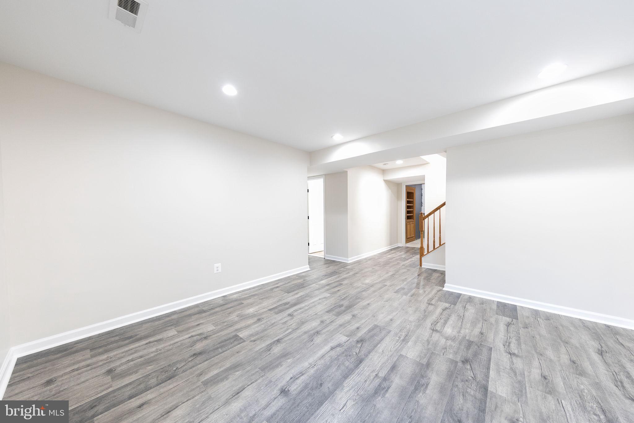 NEW TOWN MEADOWS - Residential