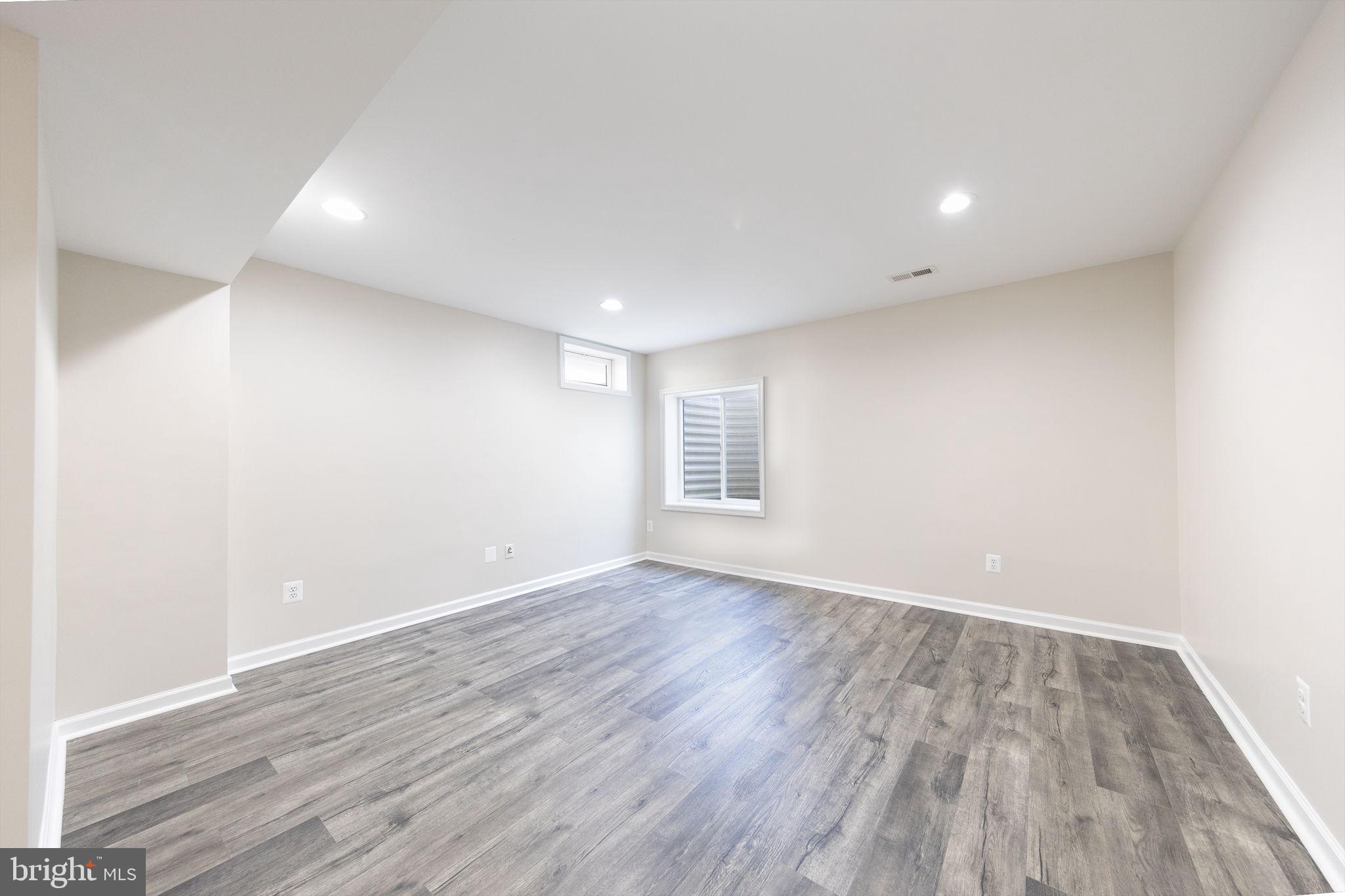 NEW TOWN MEADOWS - Residential