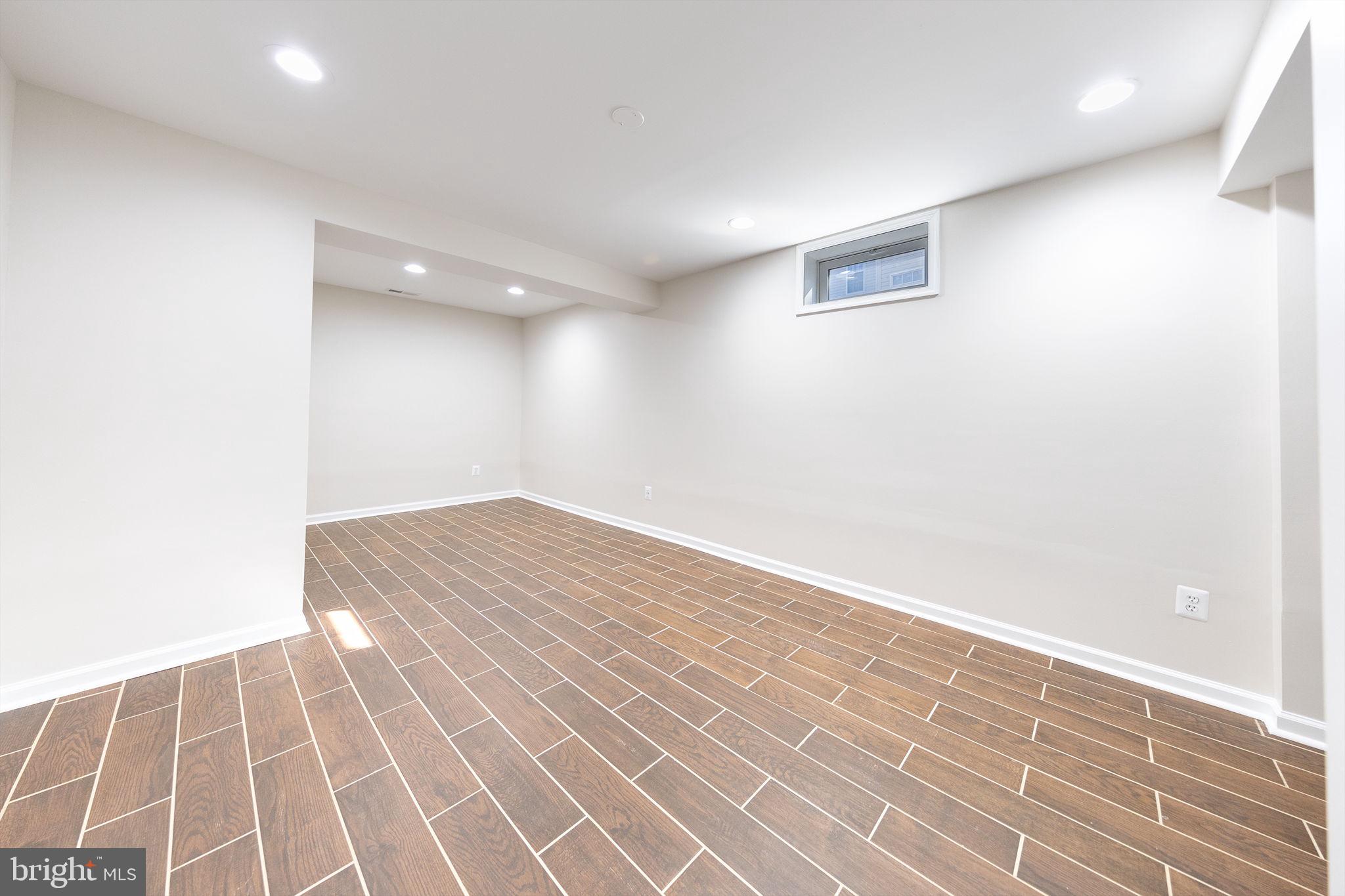 NEW TOWN MEADOWS - Residential