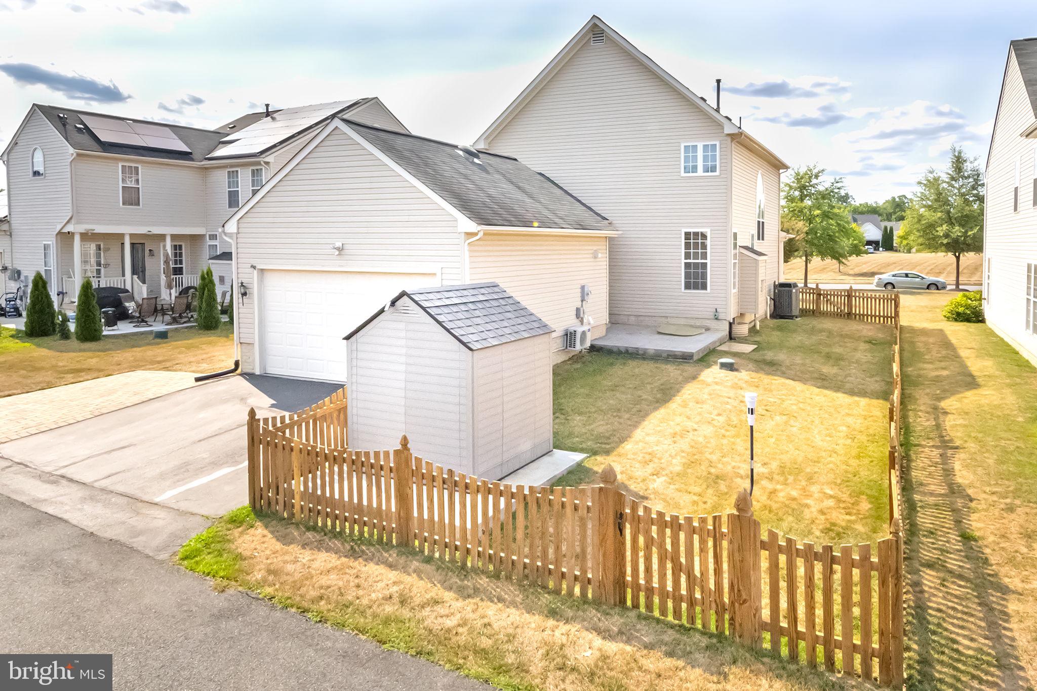 NEW TOWN MEADOWS - Residential