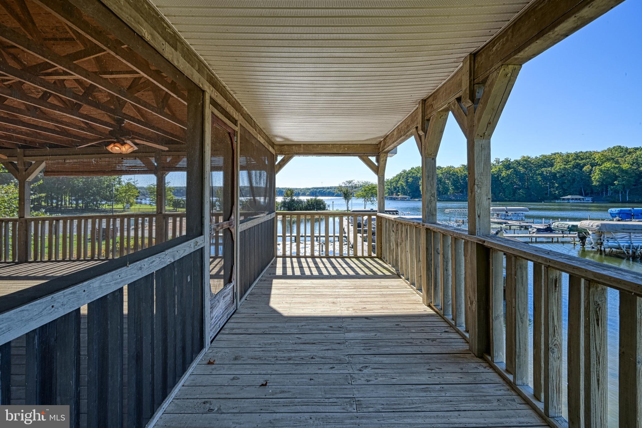 SHOREWOOD - Residential