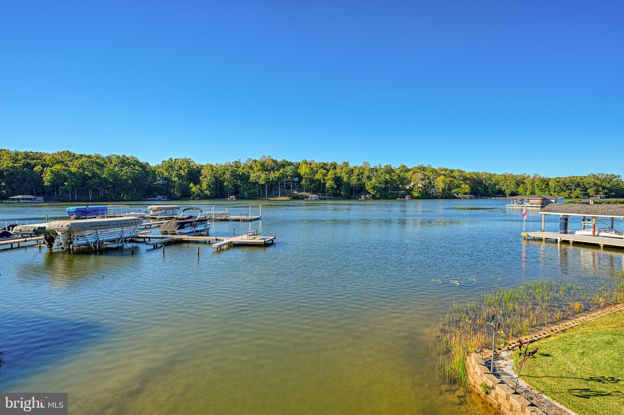 SHOREWOOD - Residential