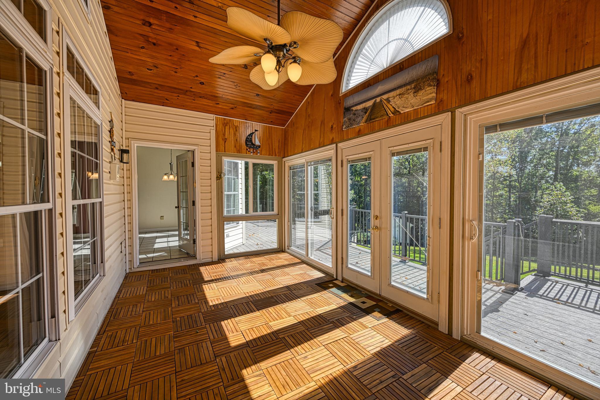 SHOREWOOD - Residential