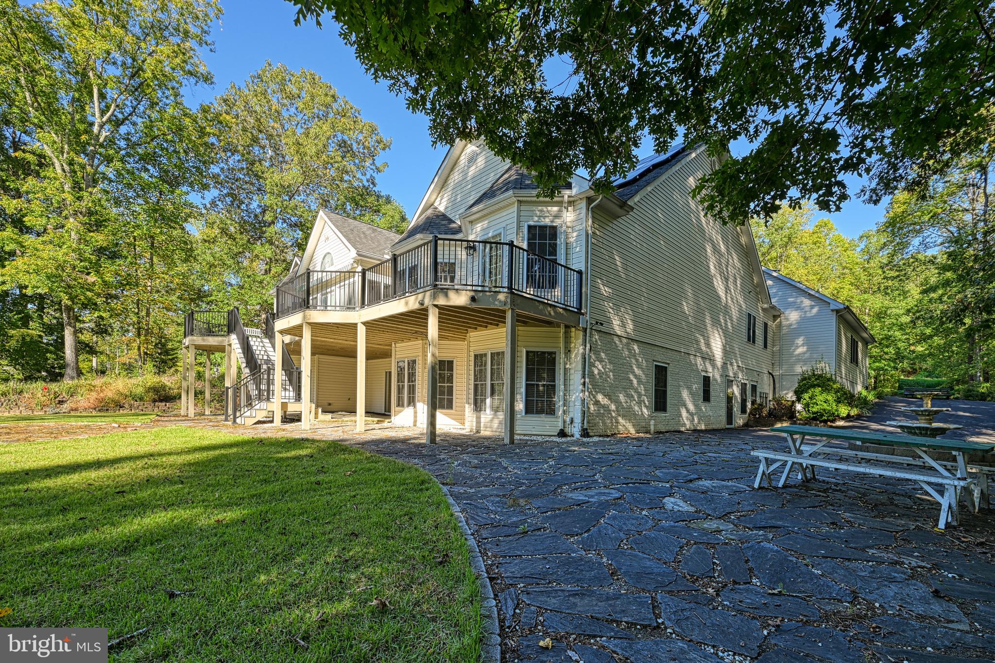 SHOREWOOD - Residential