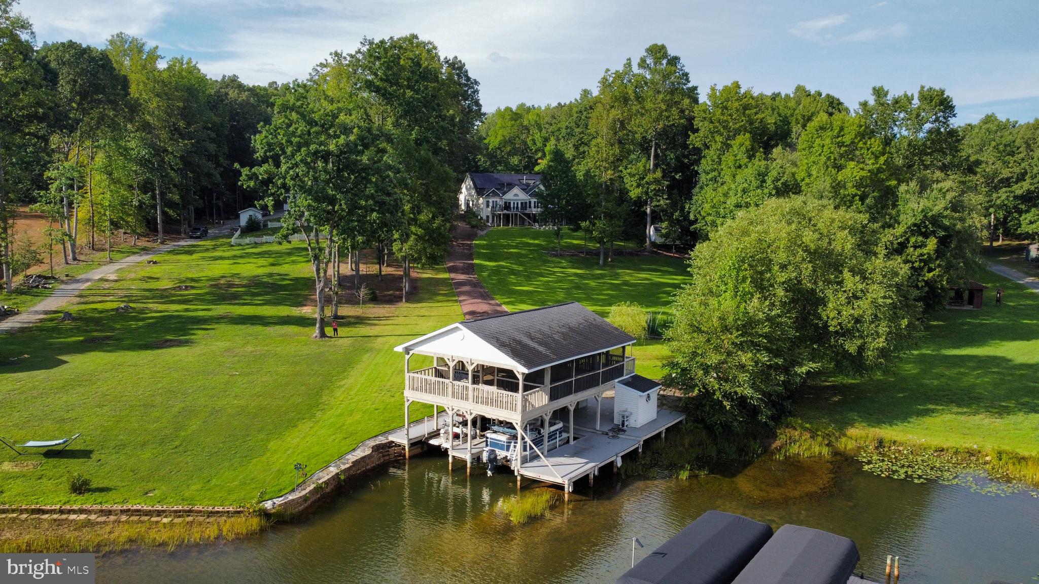 SHOREWOOD - Residential