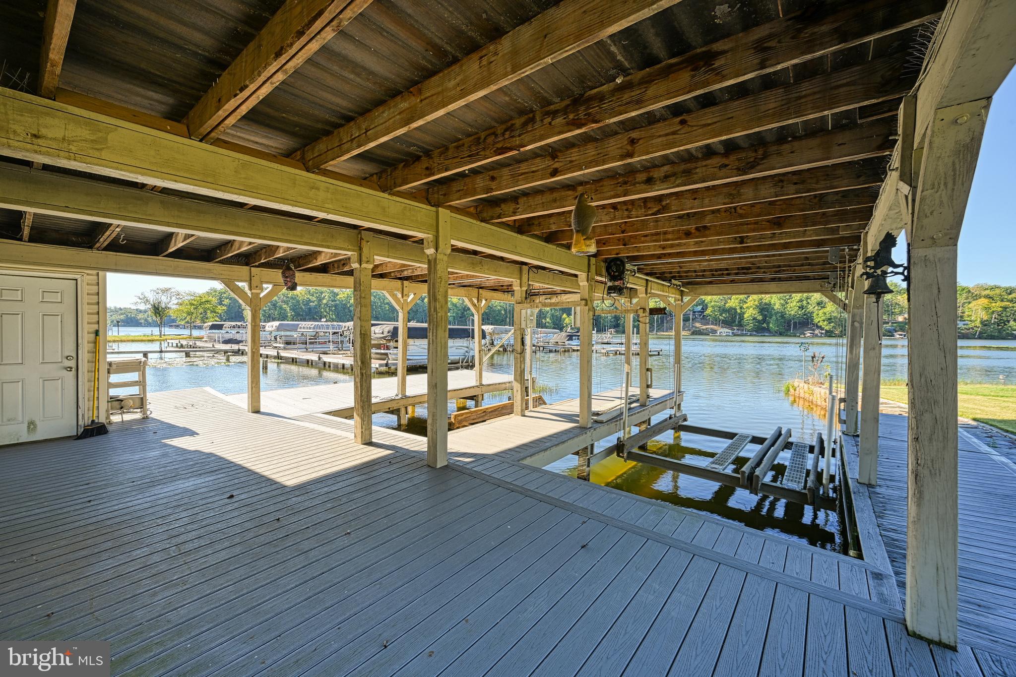 SHOREWOOD - Residential