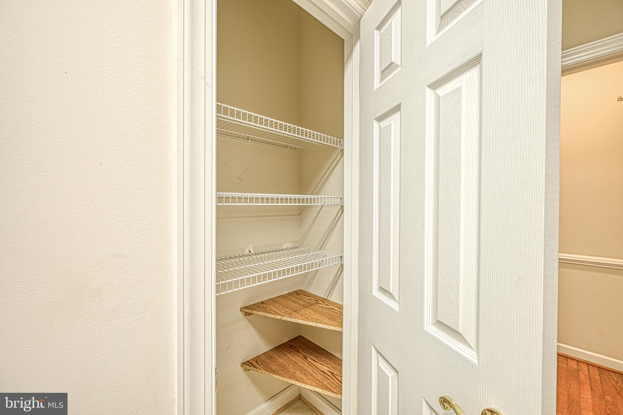 SHOREWOOD - Residential