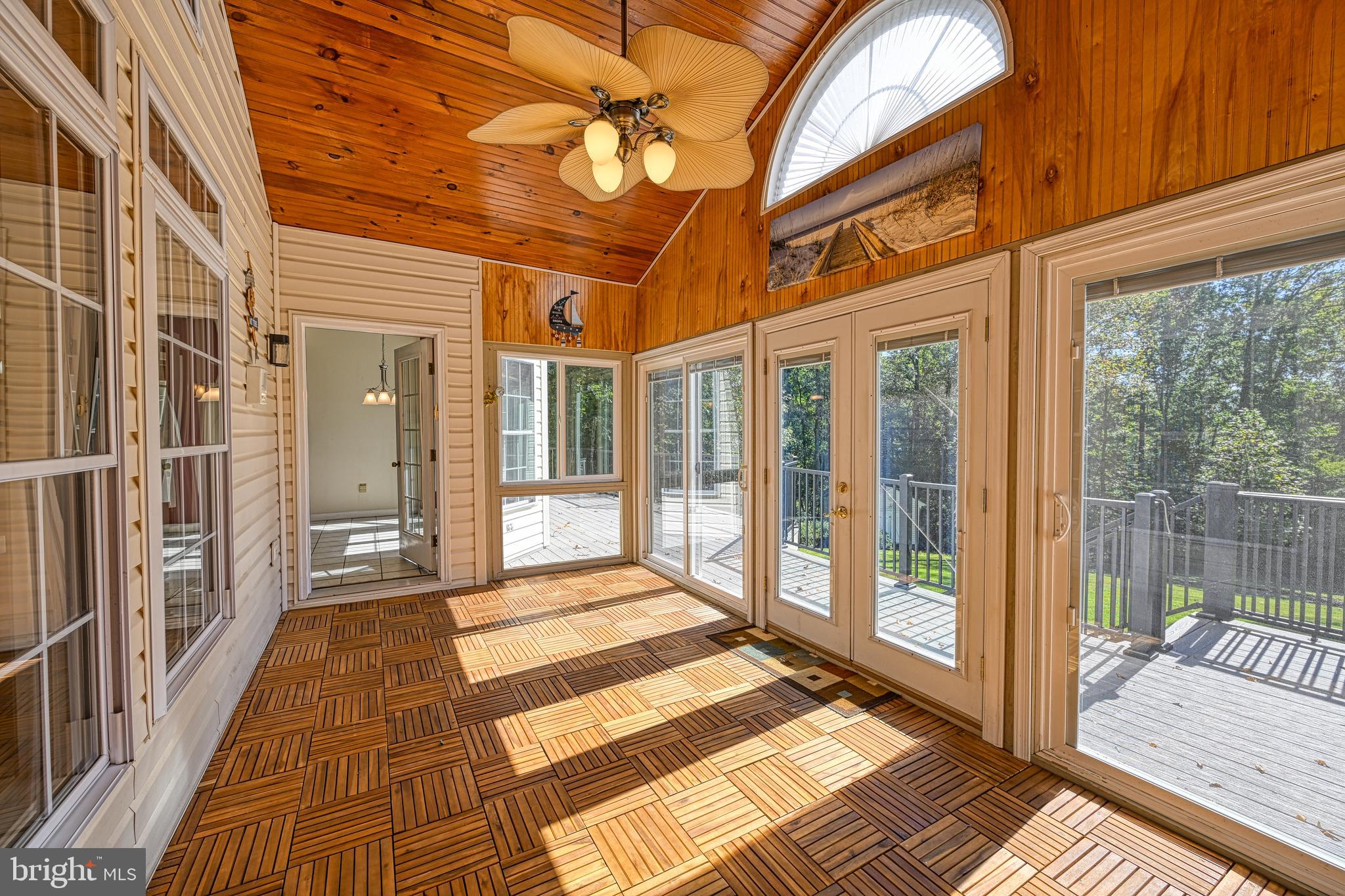 SHOREWOOD - Residential