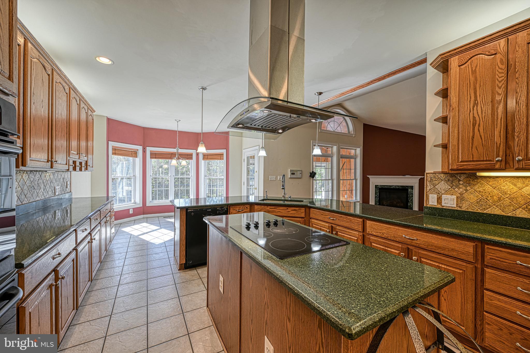 SHOREWOOD - Residential