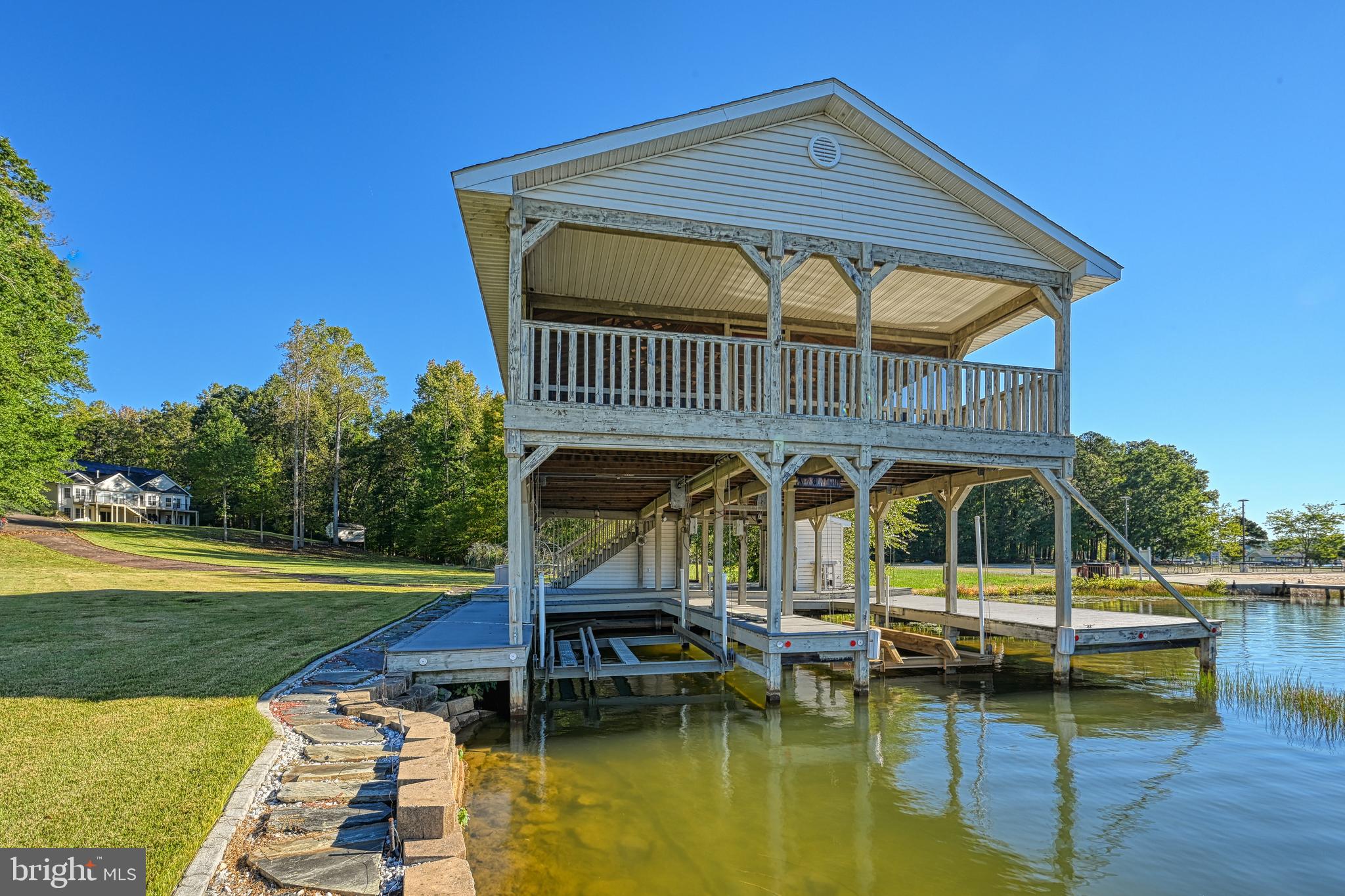 SHOREWOOD - Residential