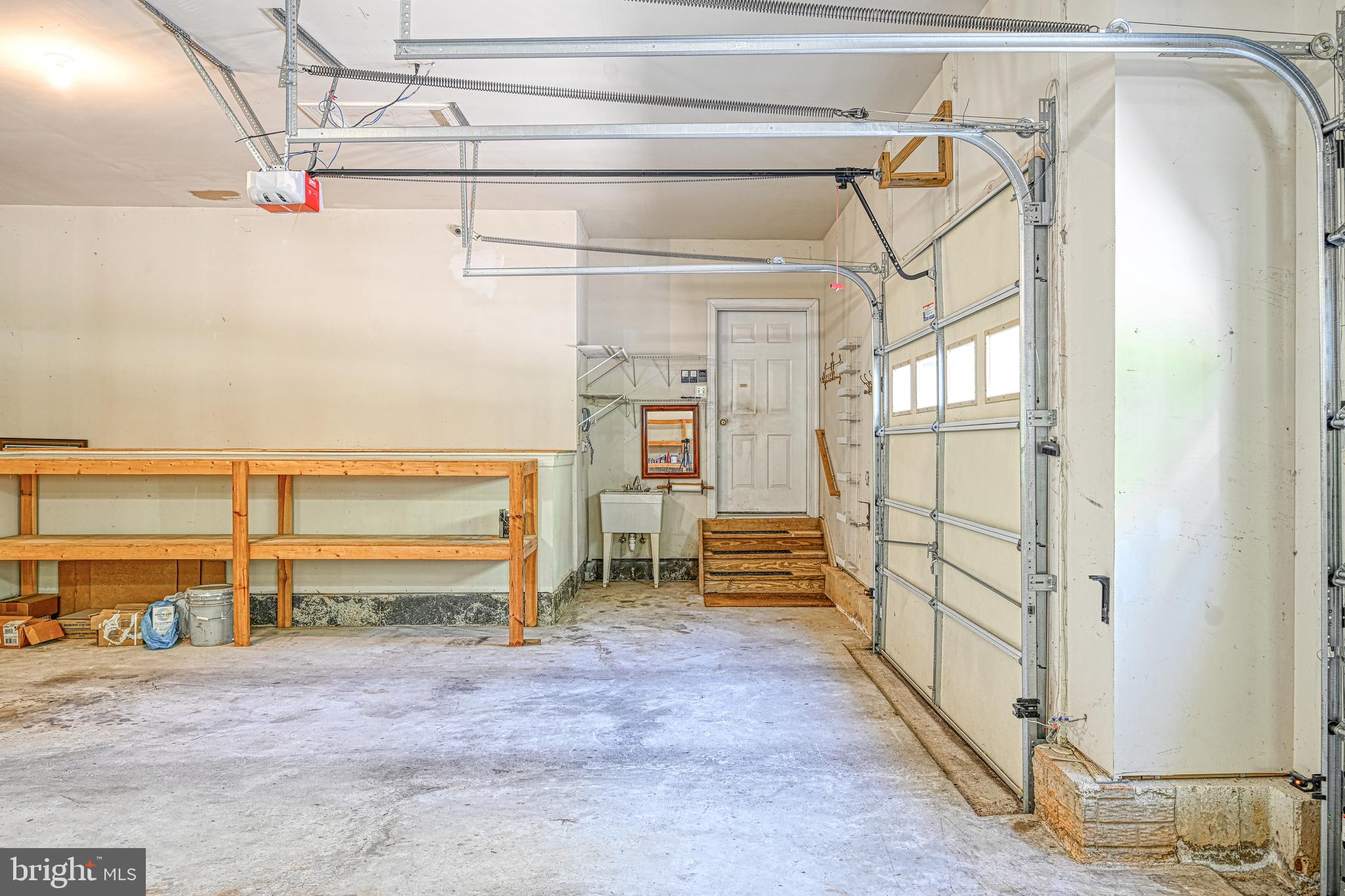 SHOREWOOD - Residential