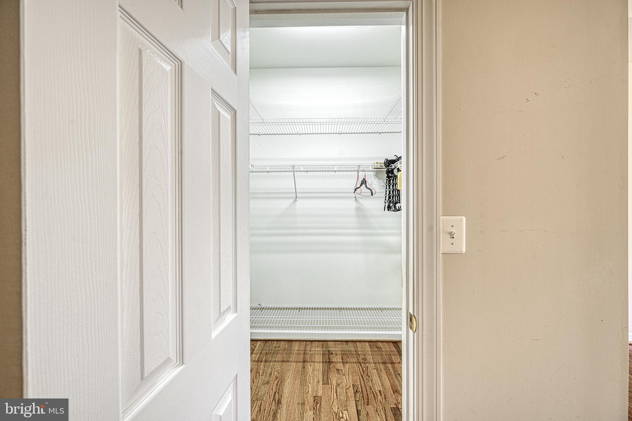 SHOREWOOD - Residential