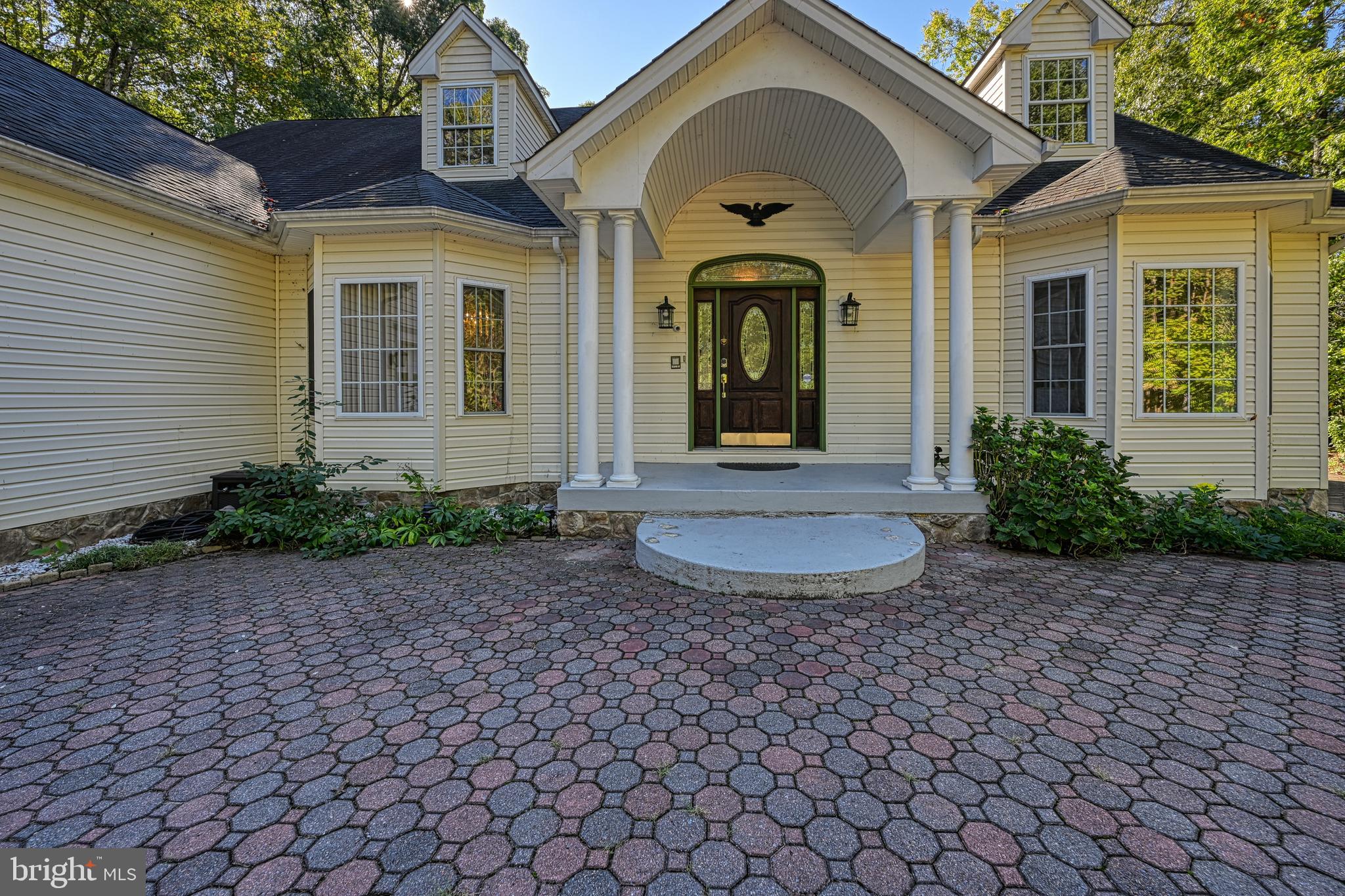 SHOREWOOD - Residential