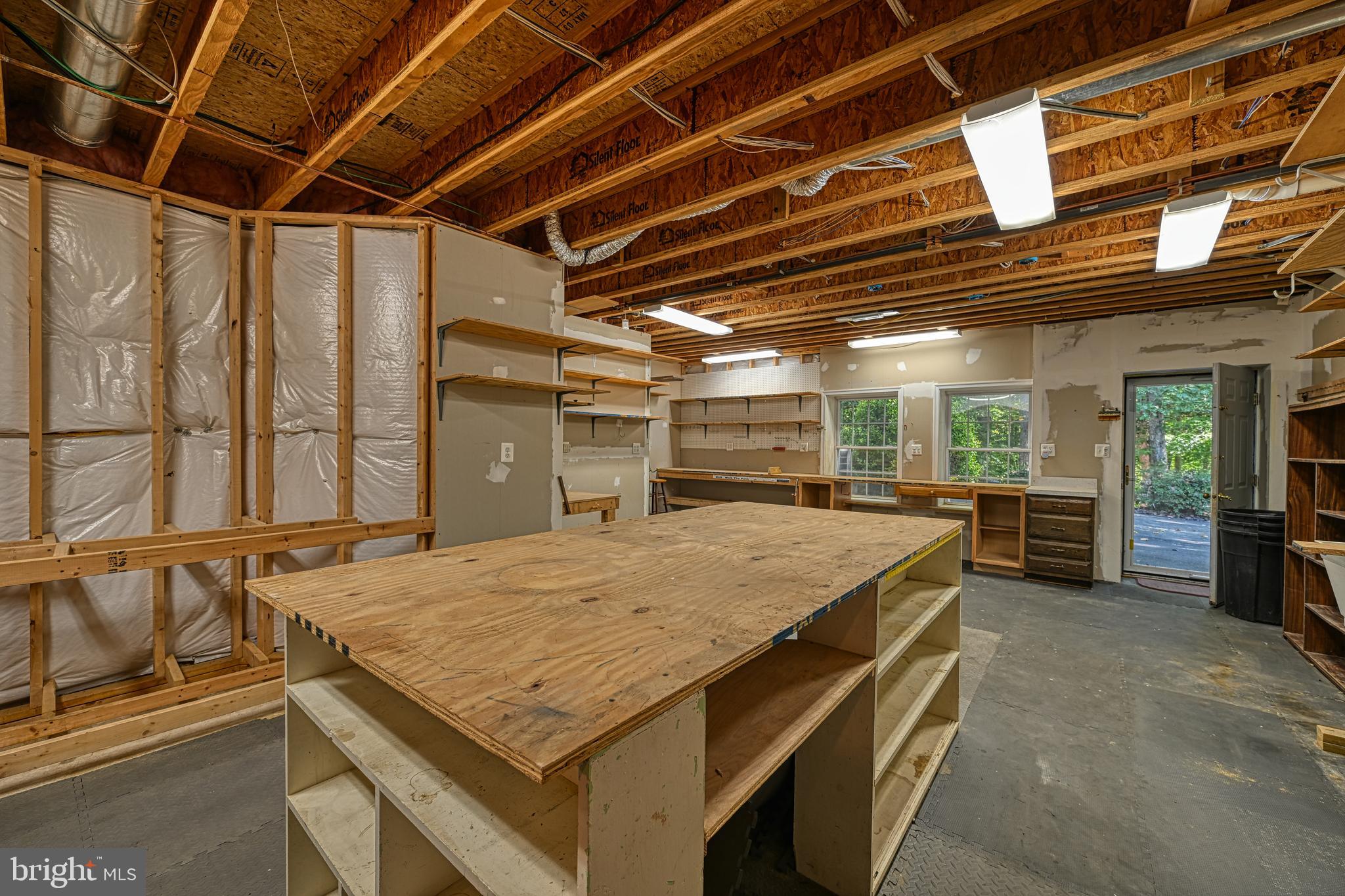 SHOREWOOD - Residential