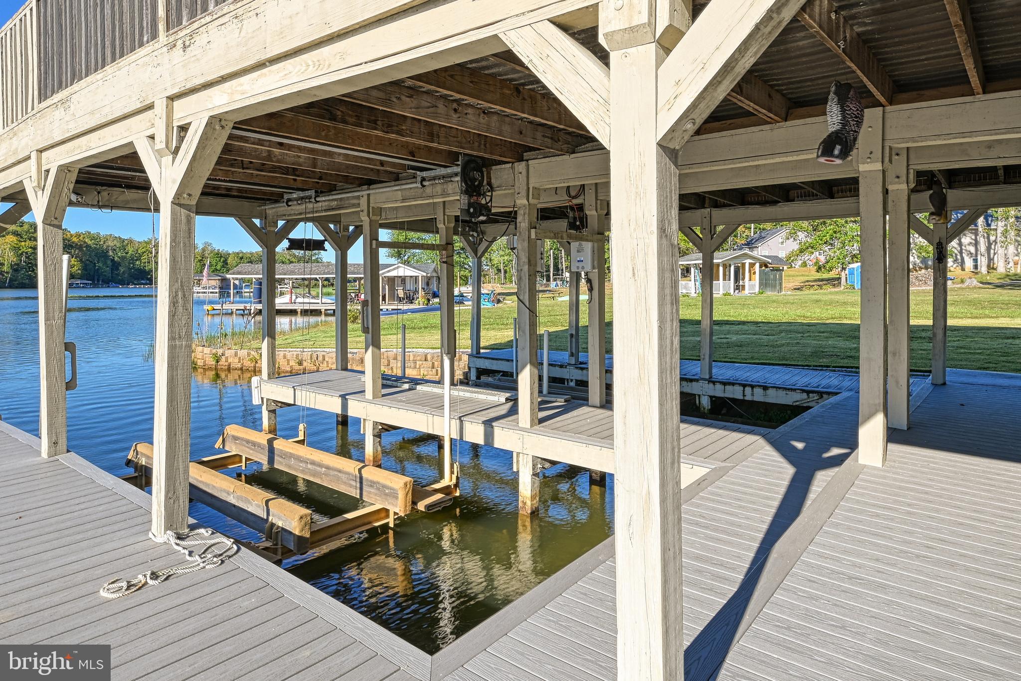 SHOREWOOD - Residential