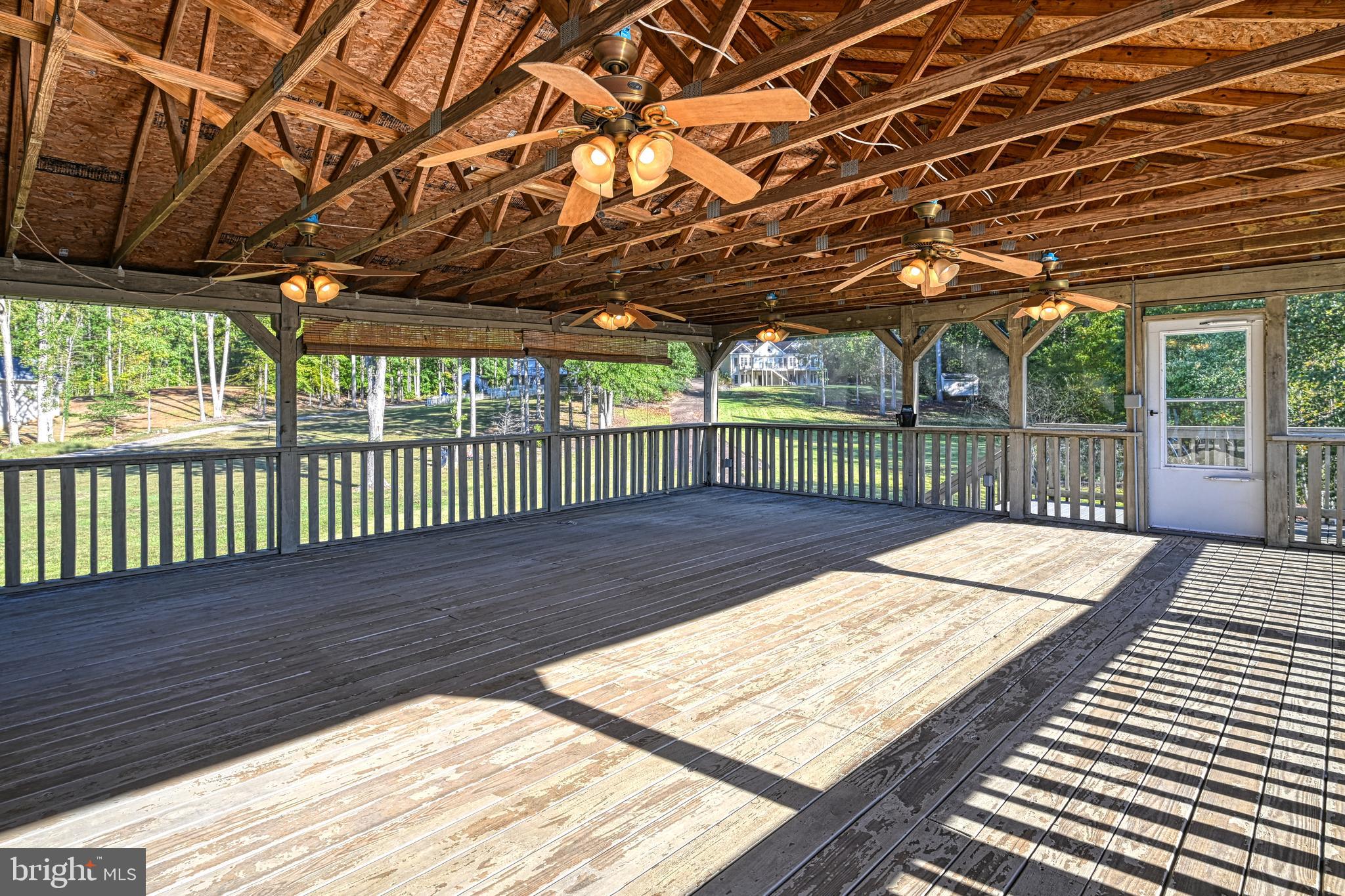 SHOREWOOD - Residential