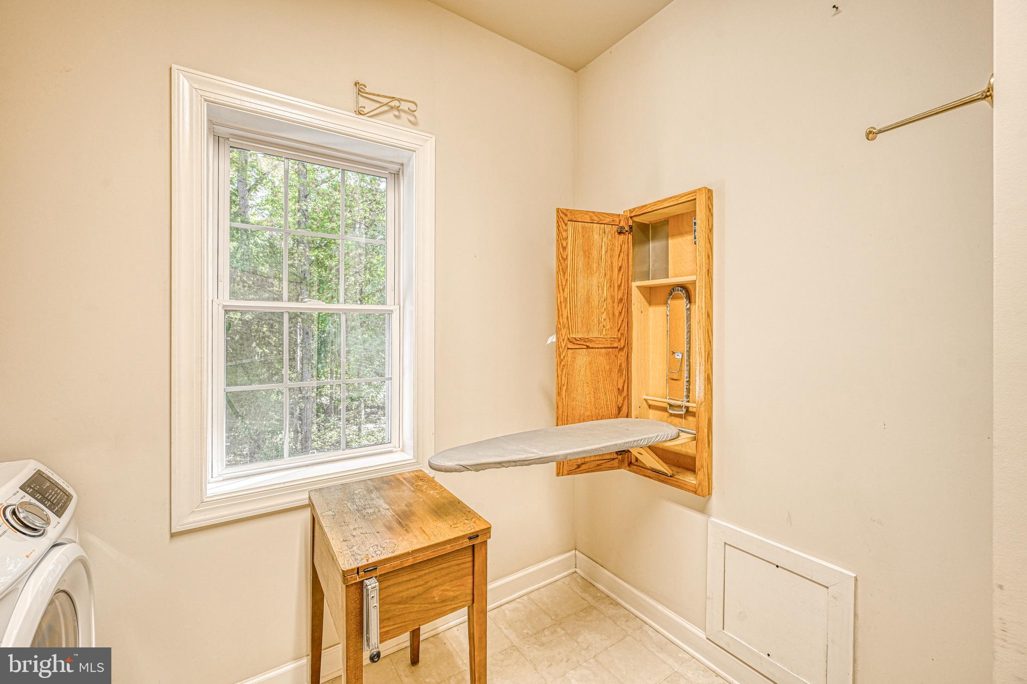 SHOREWOOD - Residential