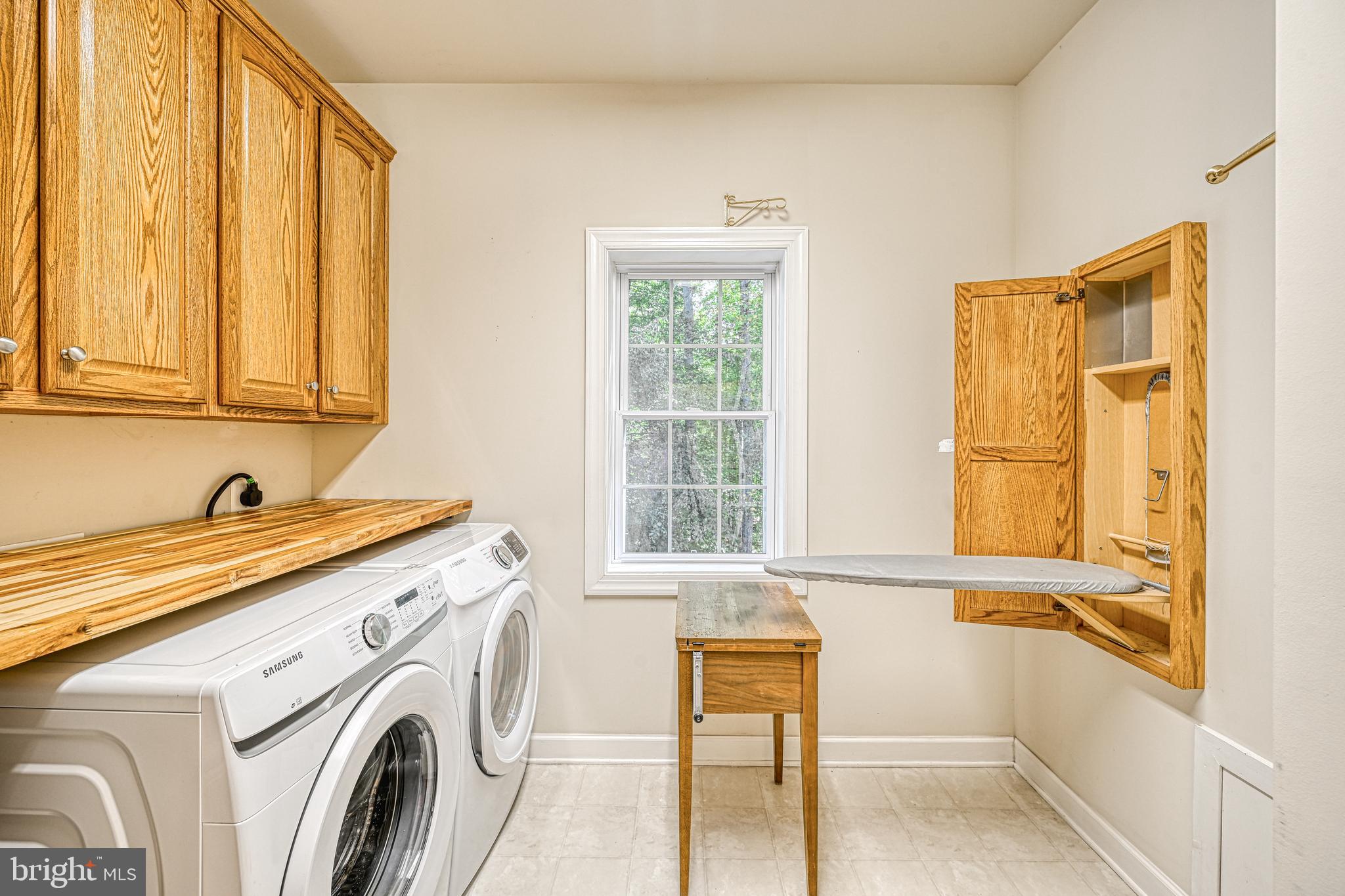 SHOREWOOD - Residential