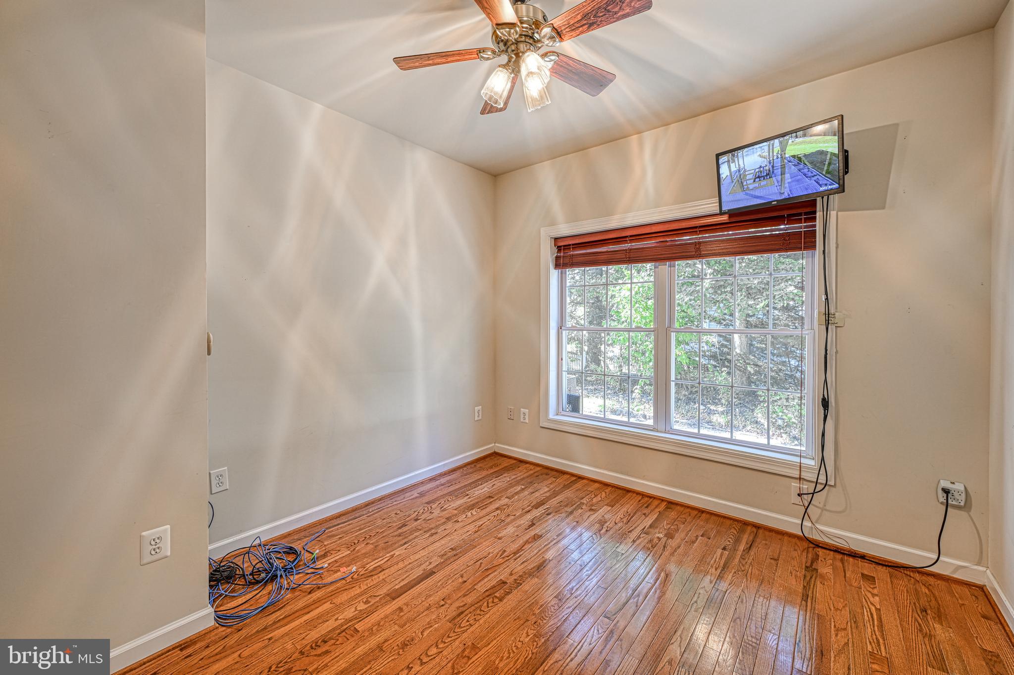 SHOREWOOD - Residential