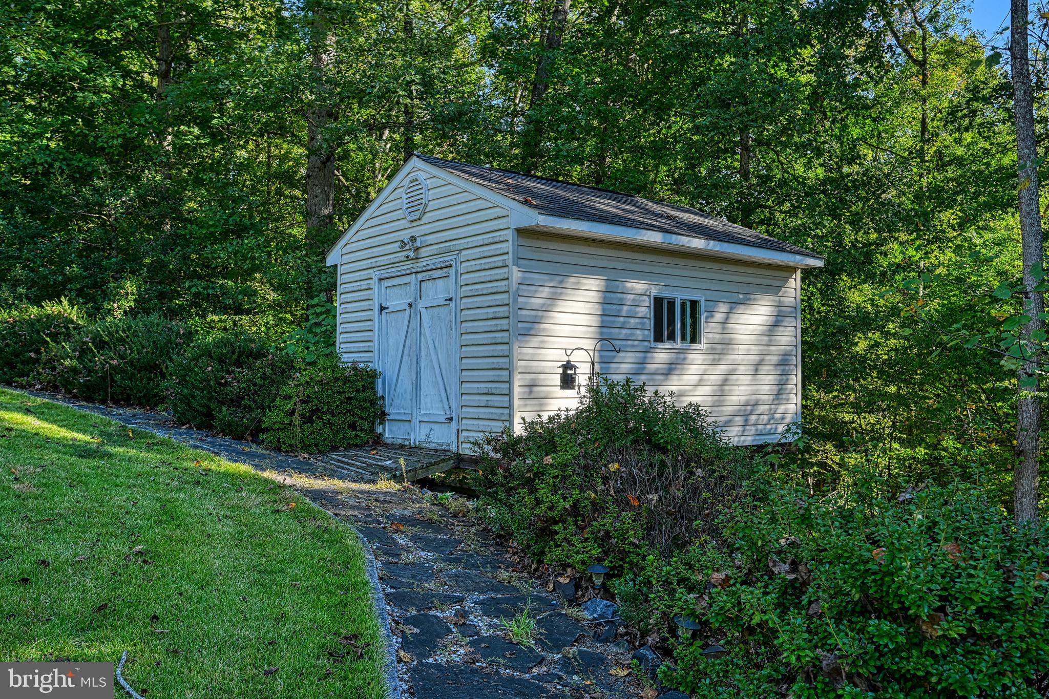 SHOREWOOD - Residential