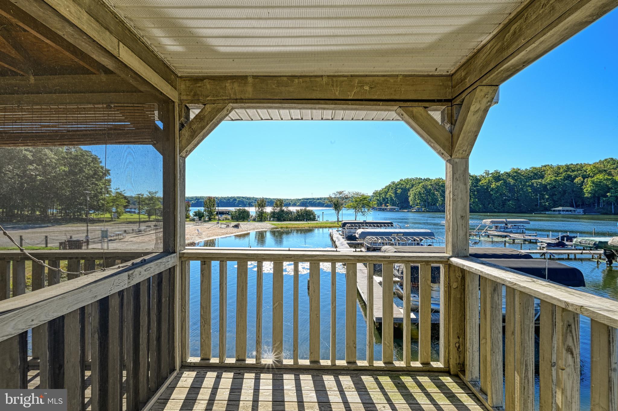 SHOREWOOD - Residential