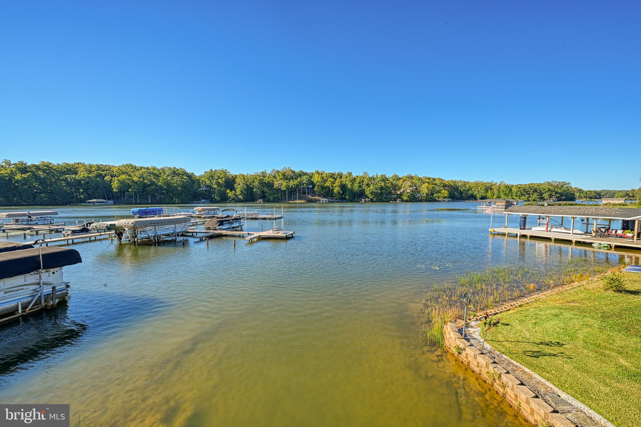 SHOREWOOD - Residential