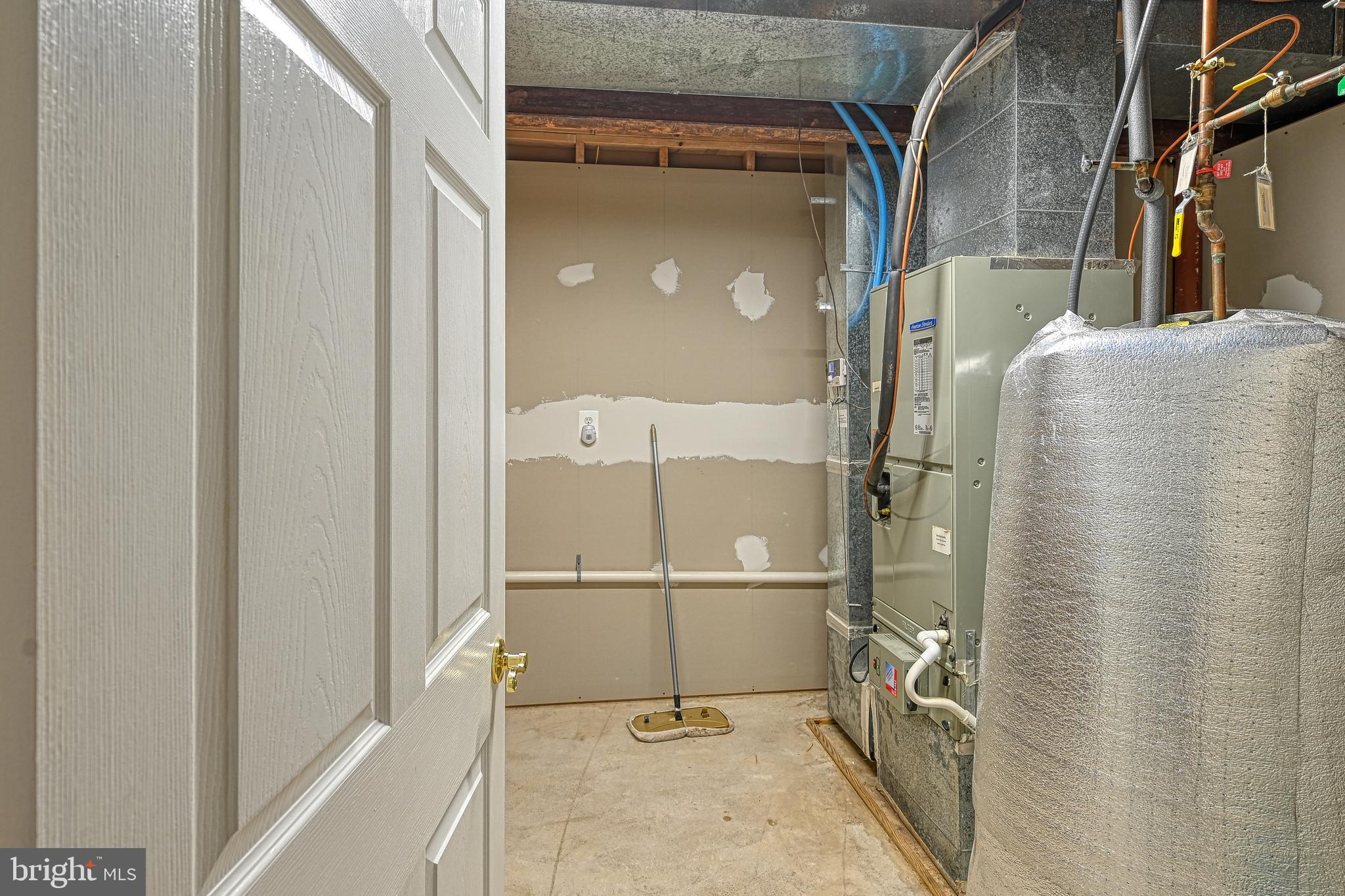 SHOREWOOD - Residential