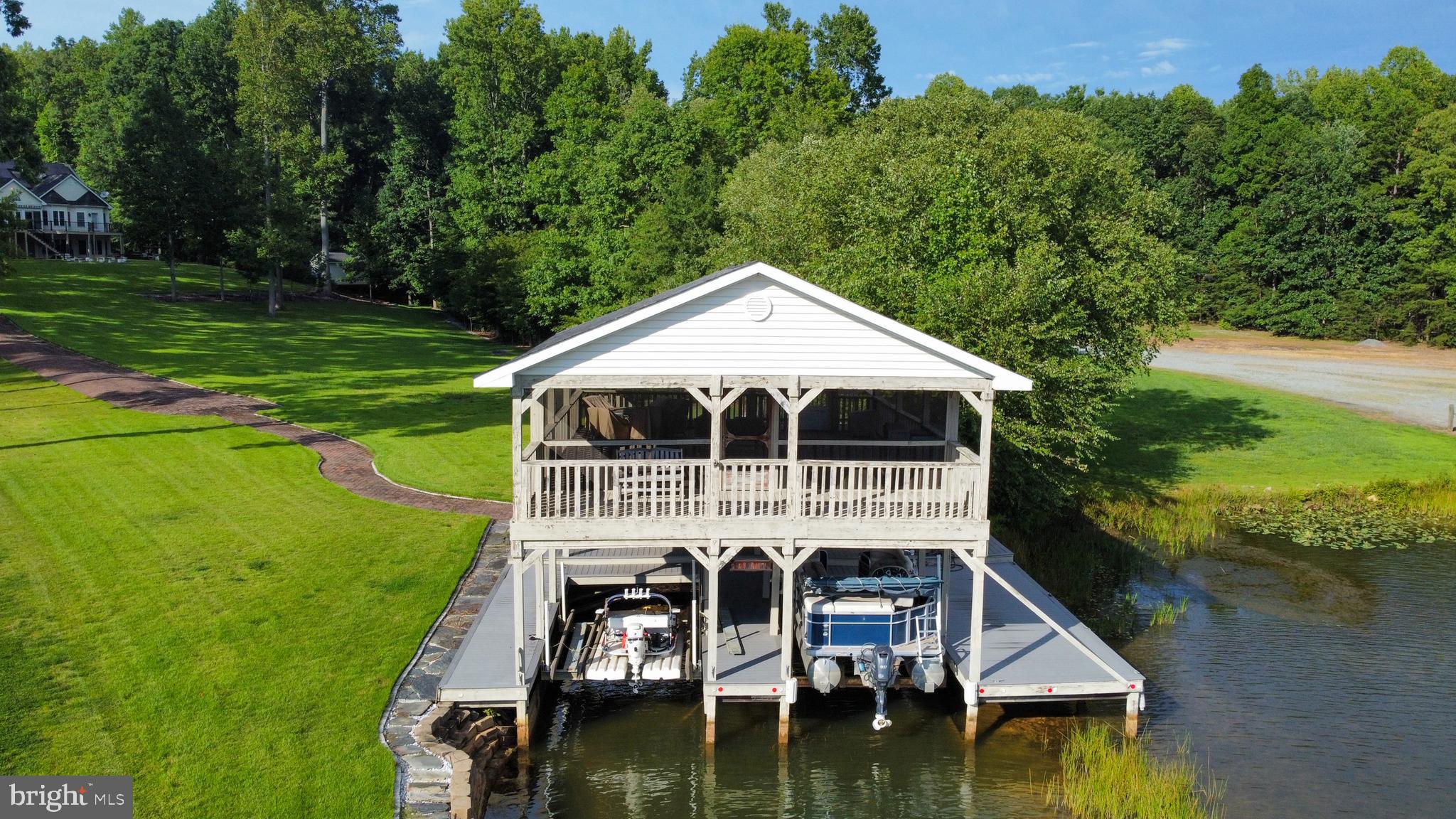 SHOREWOOD - Residential