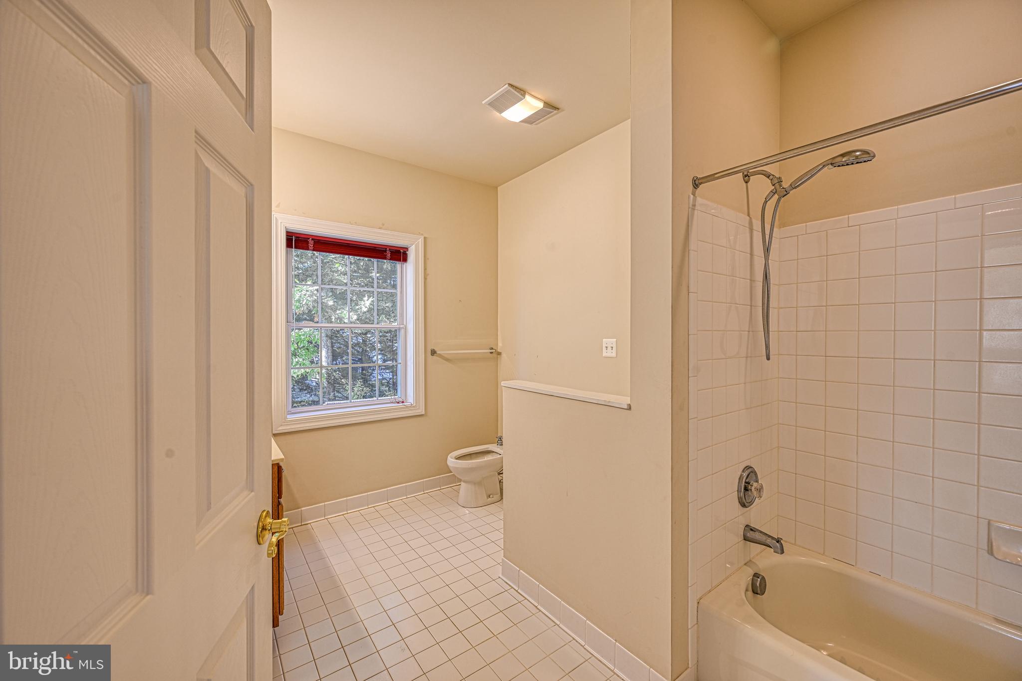 SHOREWOOD - Residential