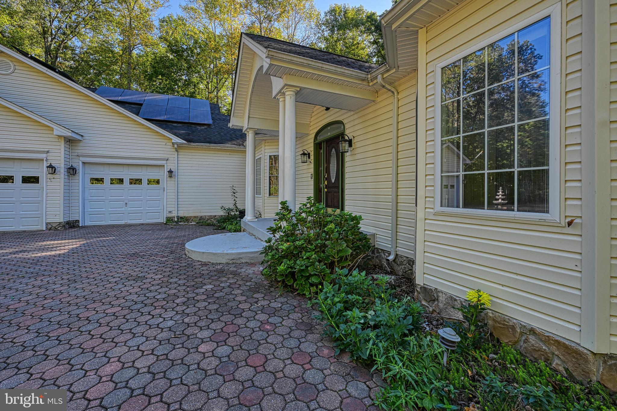 SHOREWOOD - Residential