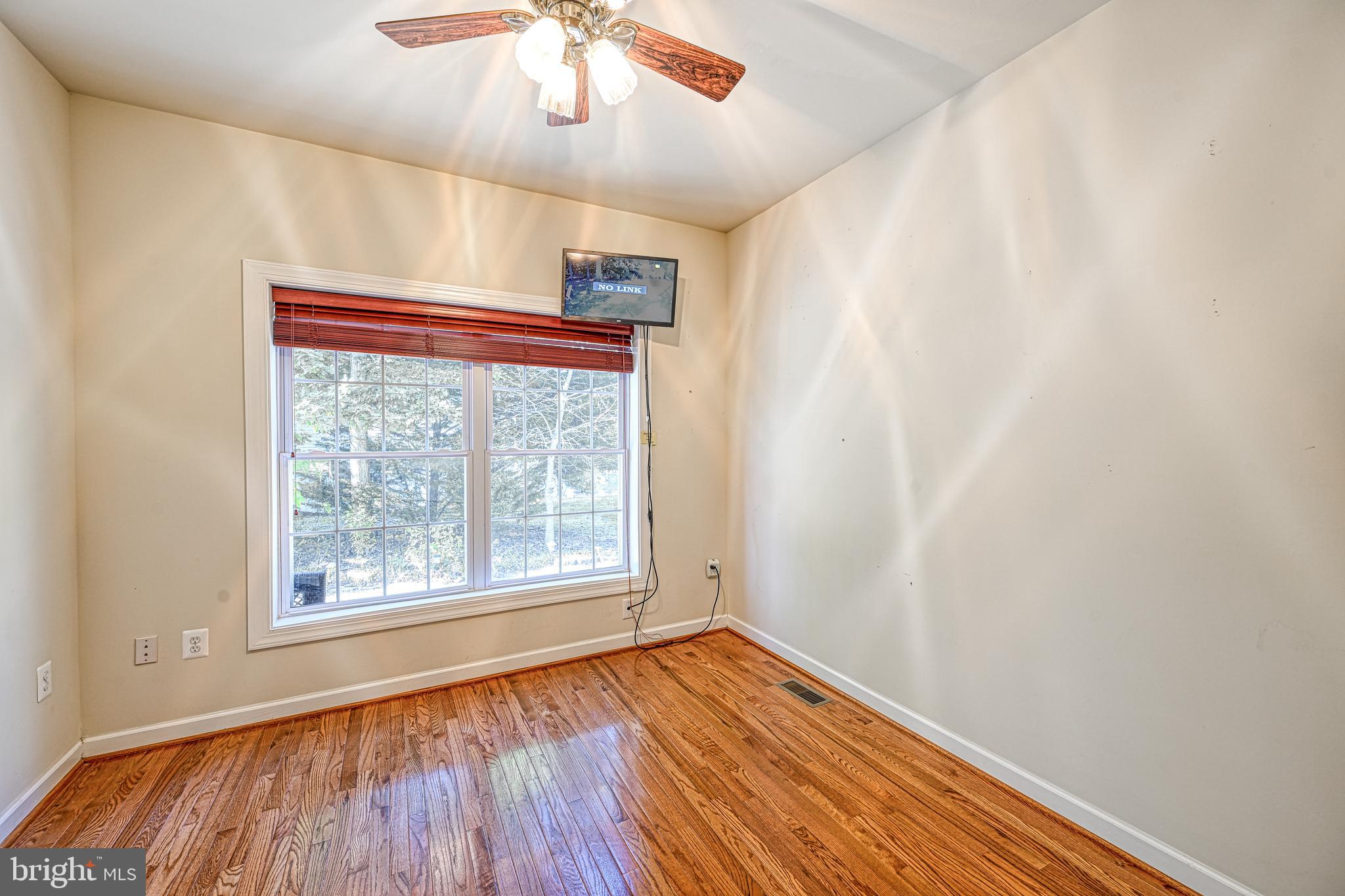 SHOREWOOD - Residential