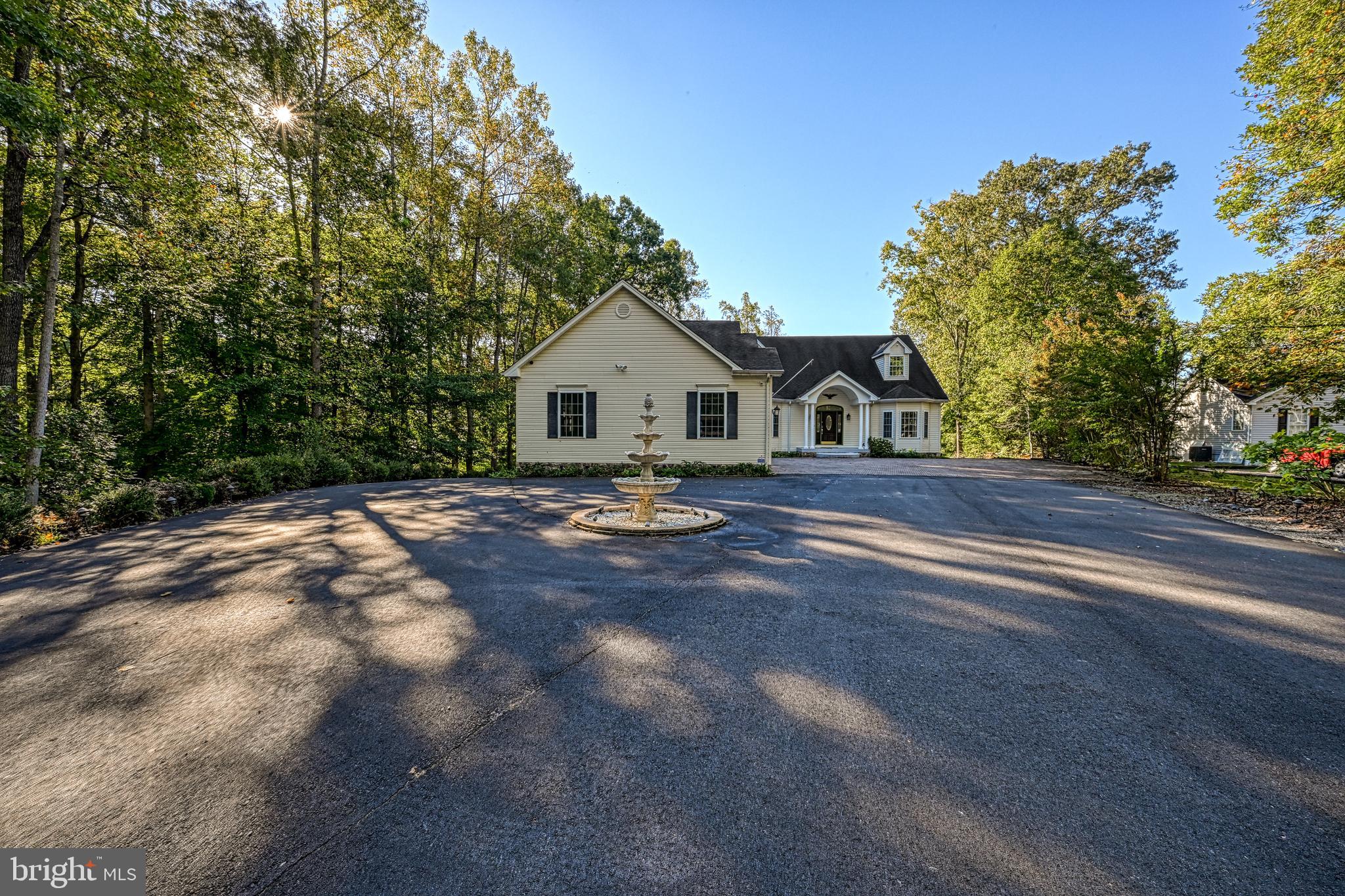 SHOREWOOD - Residential