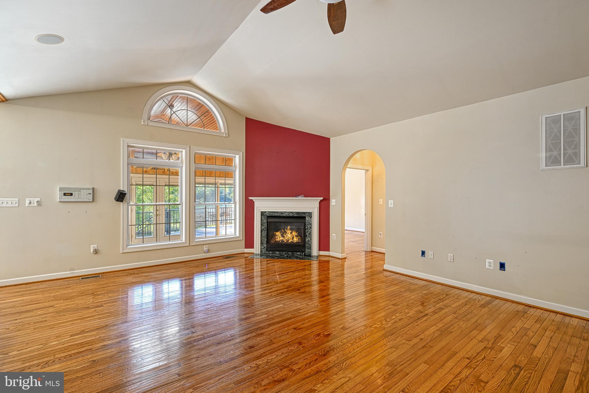 SHOREWOOD - Residential