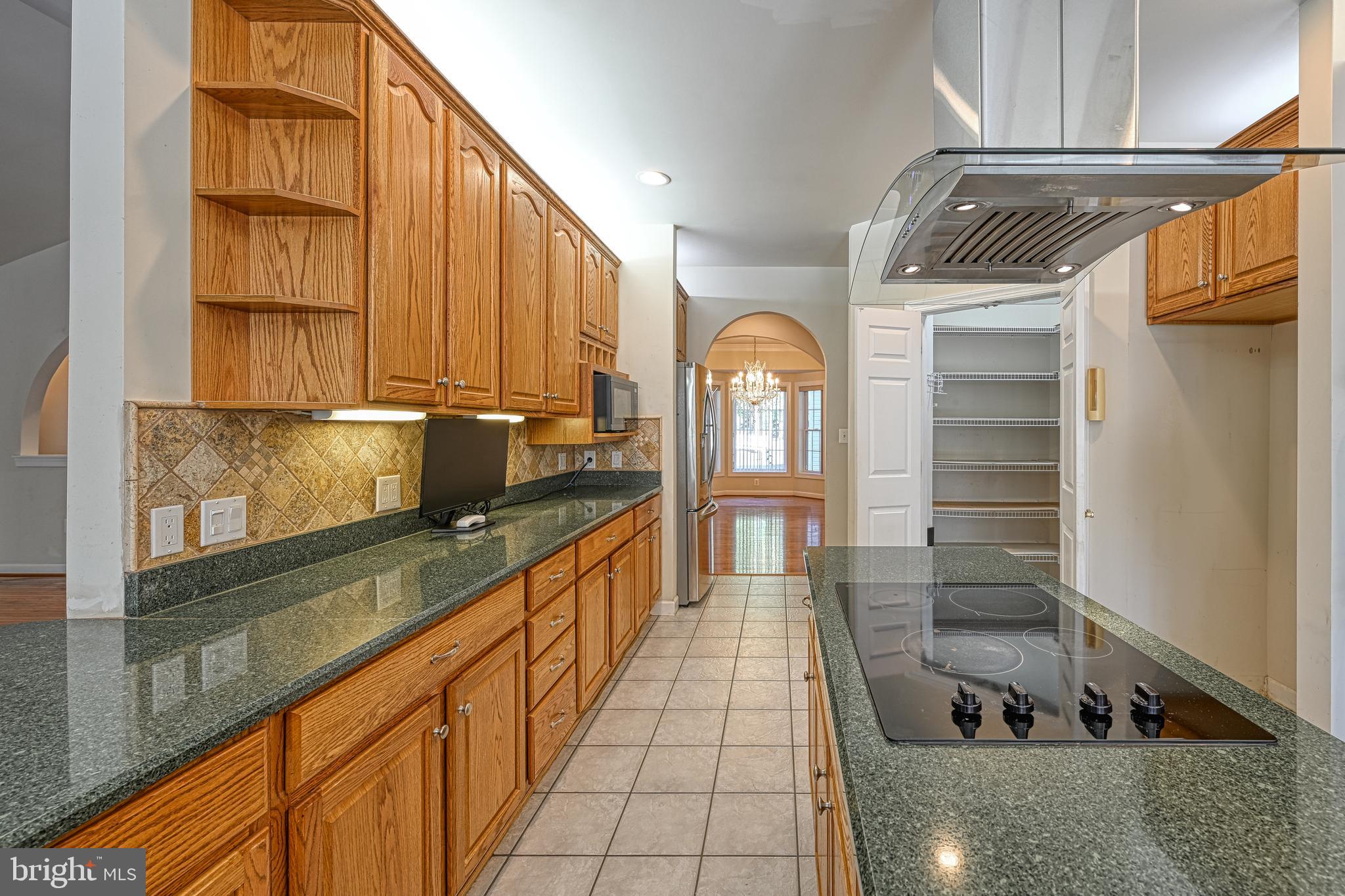 SHOREWOOD - Residential