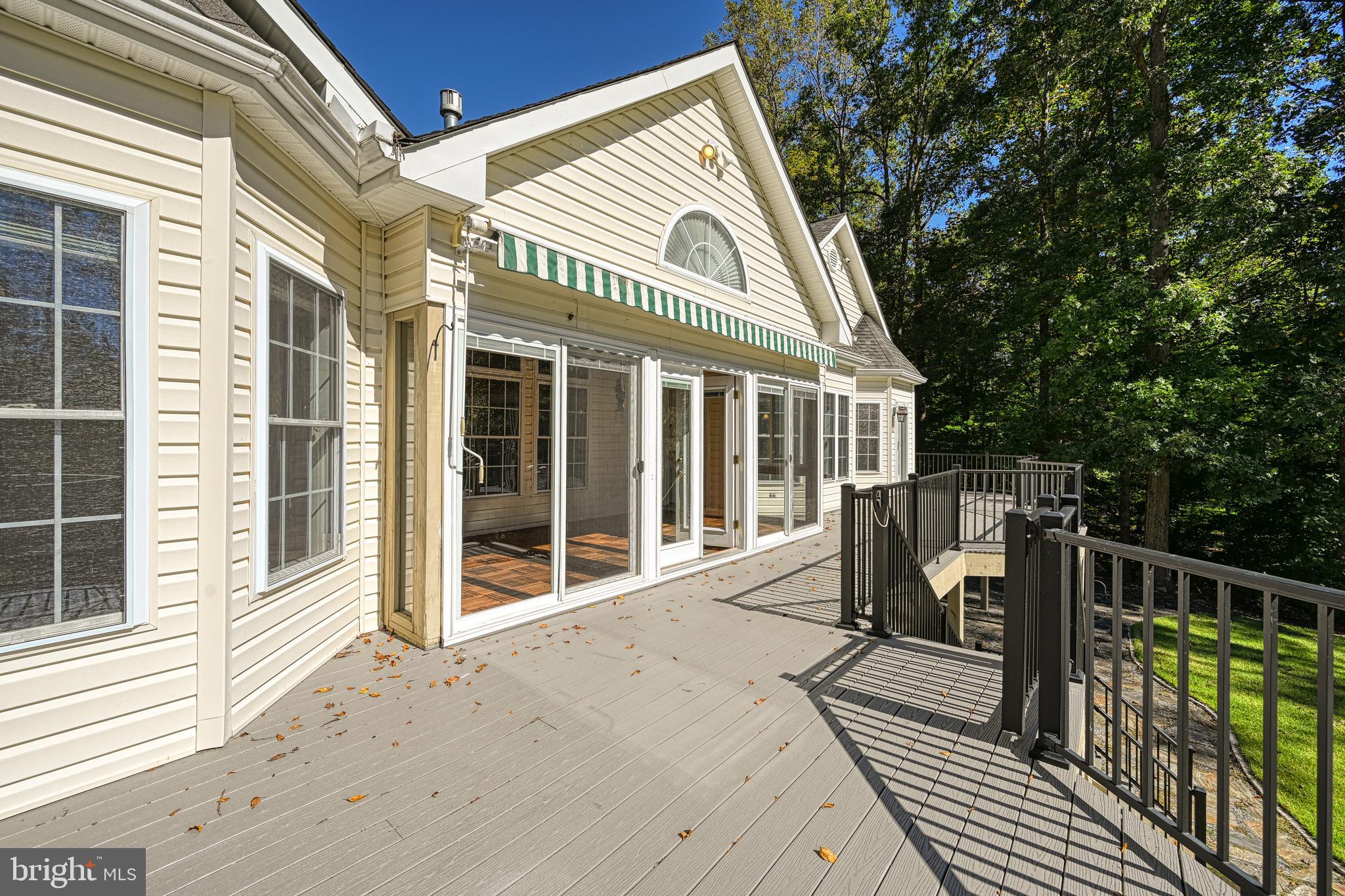 SHOREWOOD - Residential