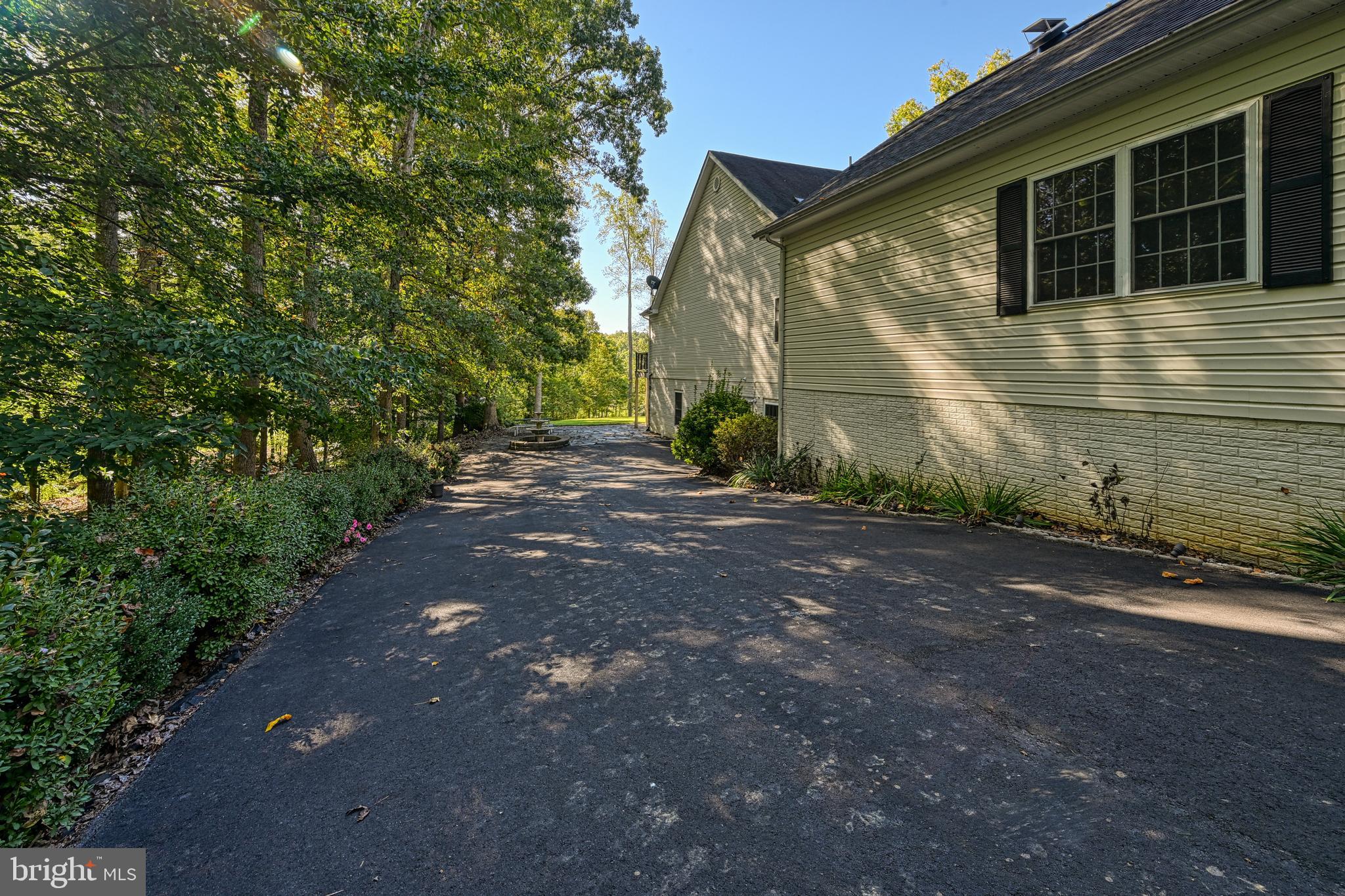 SHOREWOOD - Residential