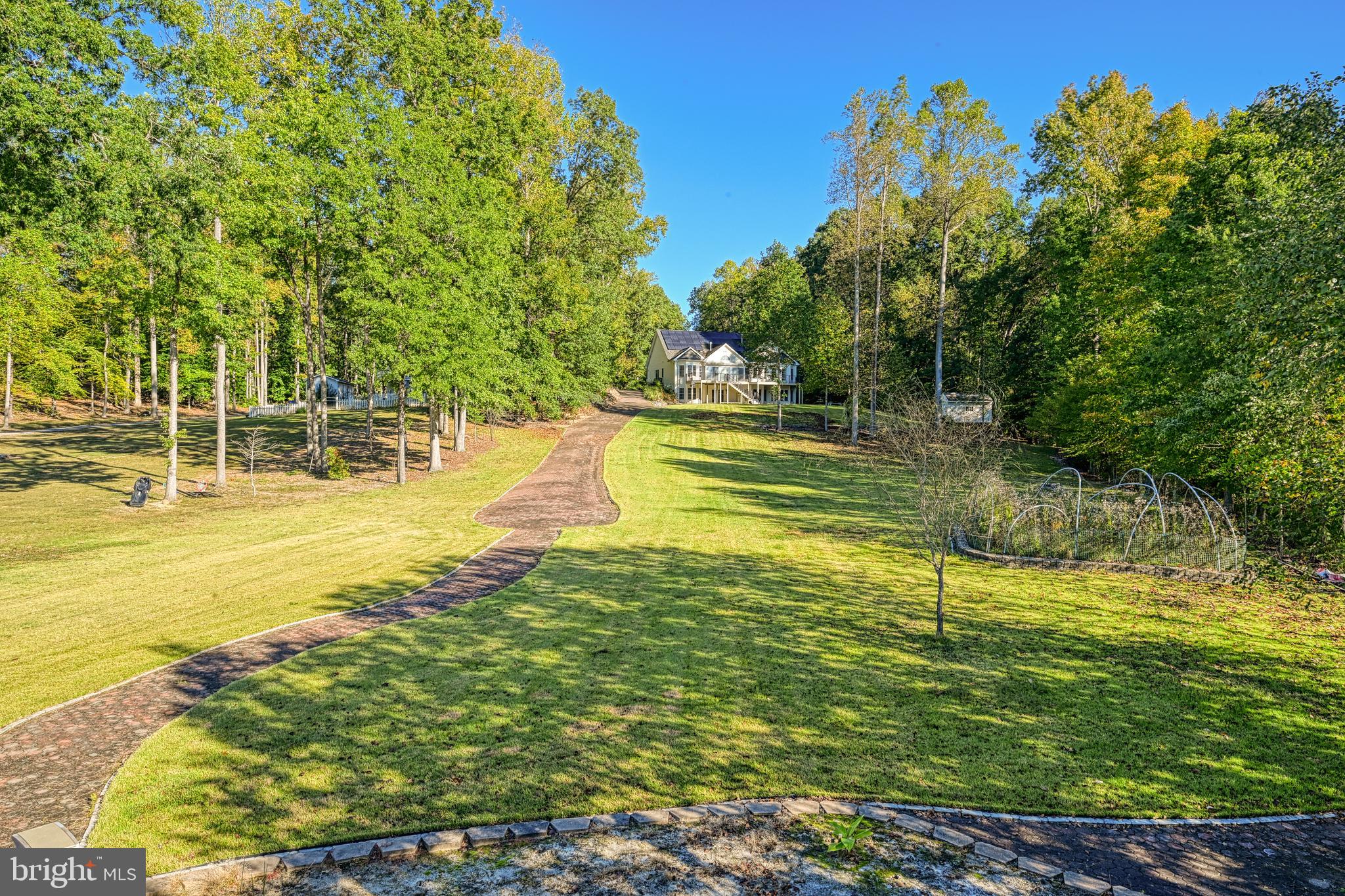 SHOREWOOD - Residential